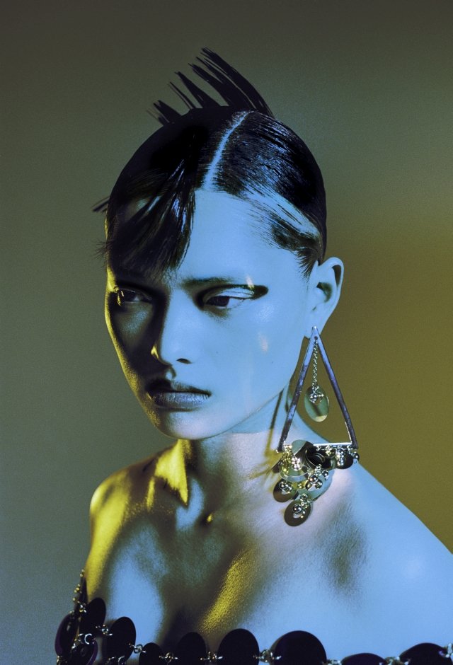 BEAUTY TREND: MIRROR GLASS HAIR 