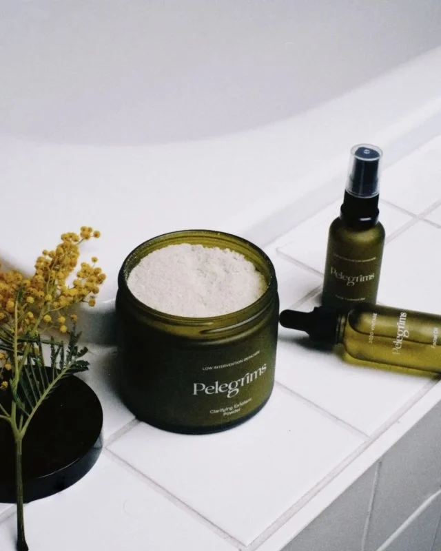 DE MILDE SCRUB VAN PELEGRIMS VOOR EEN EGALE HUID