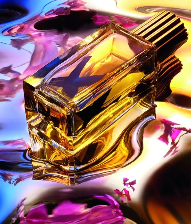 LE GLOSSY ESCAPE: HET NIEUWE MIRROR MIRROR PARFUM MET GEÜPCYCLEDE INGREDIËNTEN &nbsp;