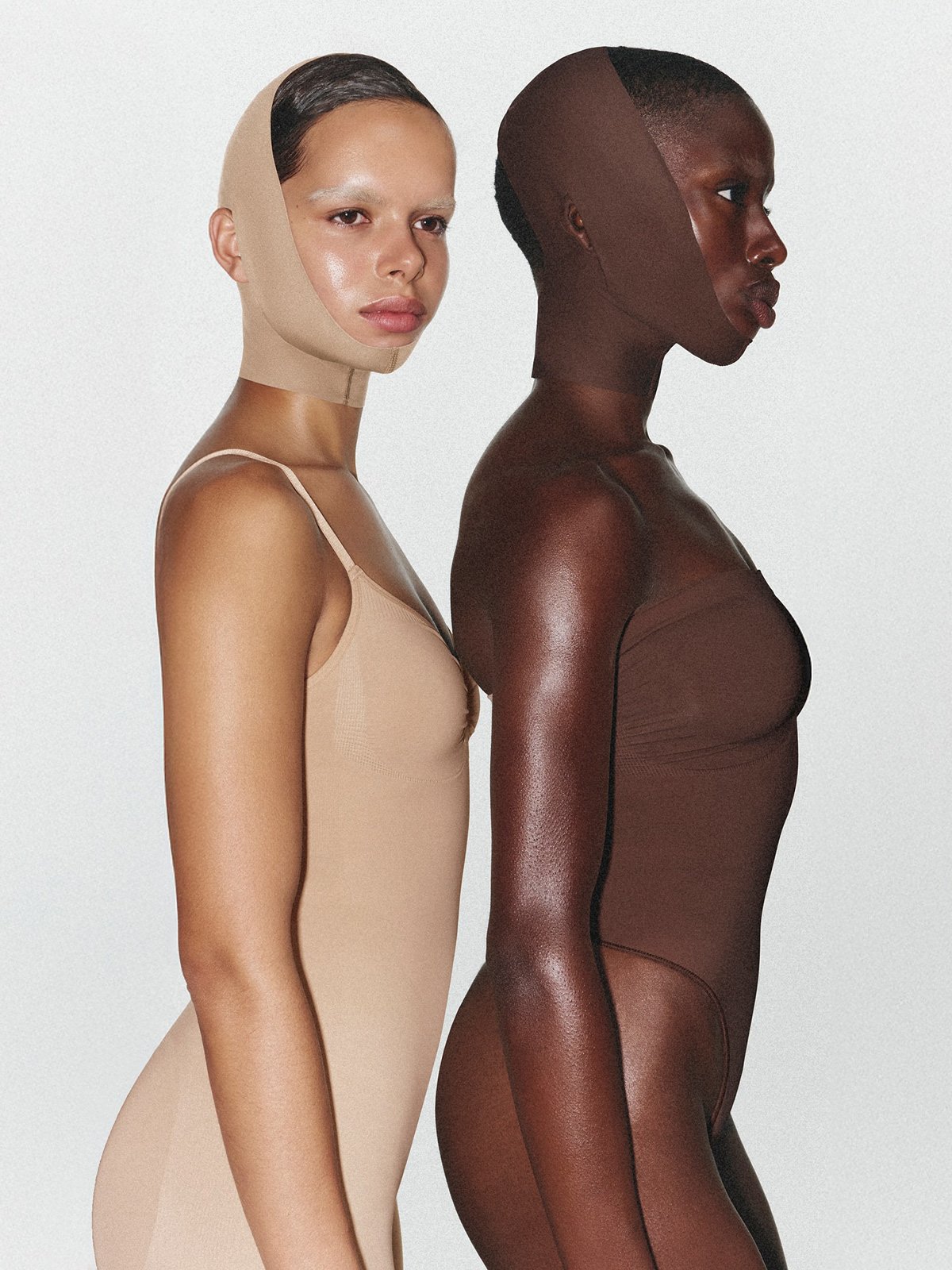 SKIMS LANCEERT CONTROVERSIËLE SEAMLESS SCULP FACE WRAP