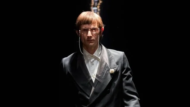 DIT IS DE WINNAAR VAN DE LVMH PRIZE FOR YOUNG DESIGNERS 2025 (€400.000!)