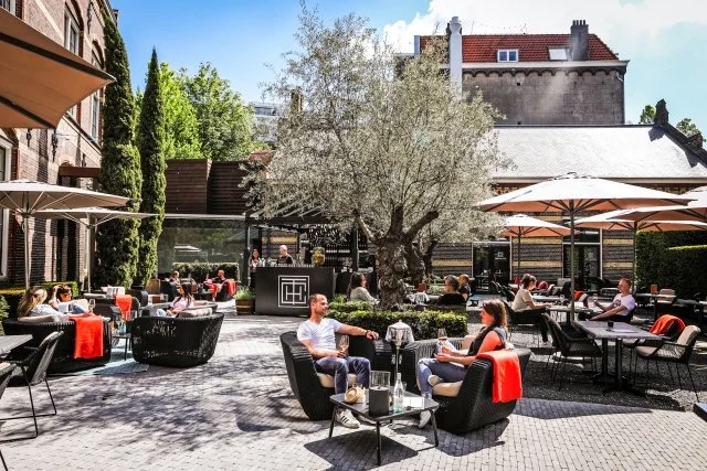 THE COLLEGE HOTEL: DE BAR & BISTRO ZIJN HEROPENT. Head chef Ingmar ...