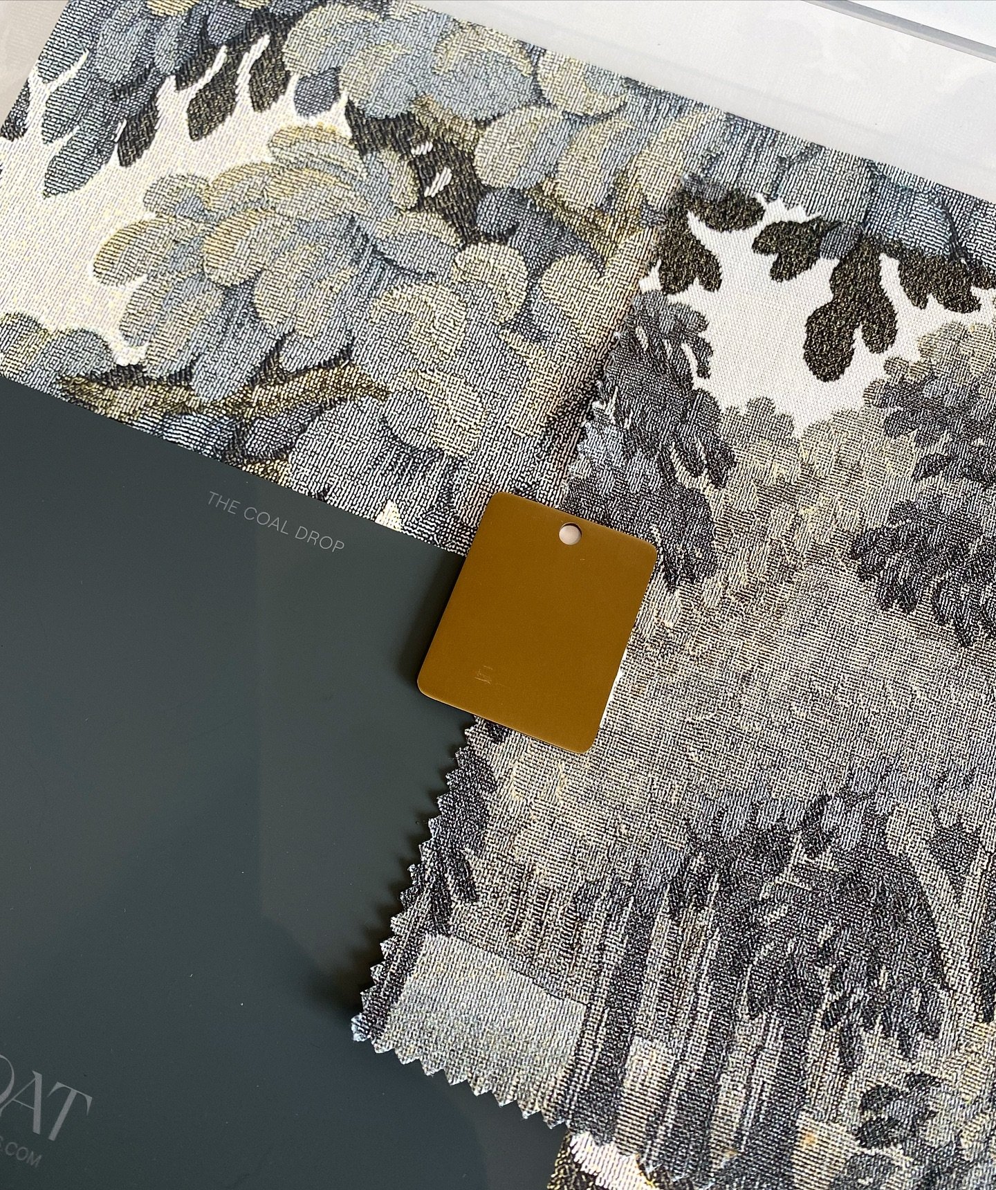 Happy Friday! 

Here&rsquo;s the start of the moodboard for an upcoming residential project&hellip; we&rsquo;re already obsessed 🫶🏻

Featuring @houseofhackney wallpaper and matching fabric for the window dressings. This one&rsquo;s going to be MEGA
