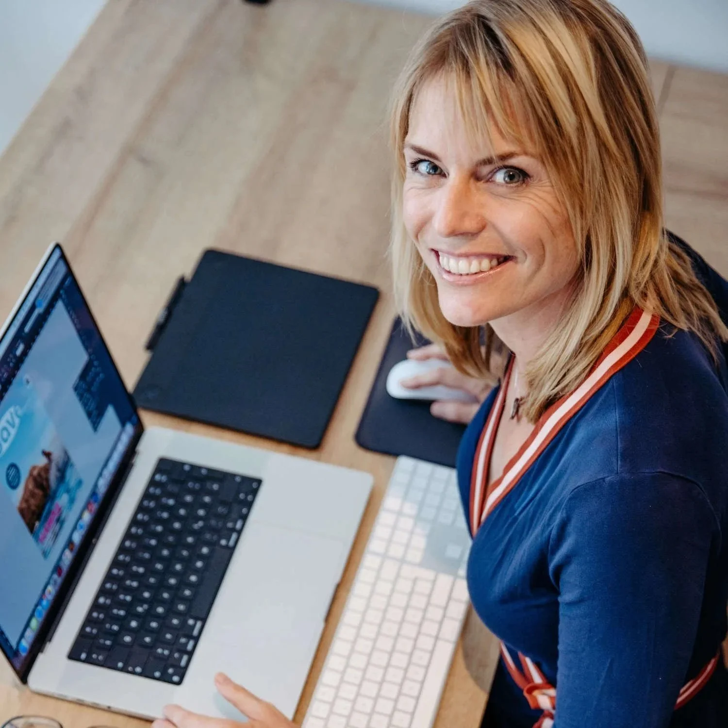 Ulrike+Wendrich+hilft+Dienstleistern+mit+Grafikdesign.jpg