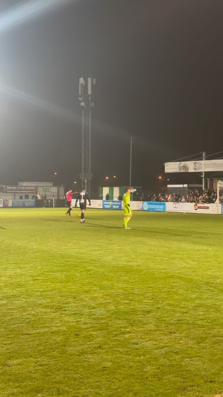 I have so much respect for celebrities who use their fame to make a difference to people. We had so much fun this evening watching these guys win against the Bognor team in a celebrity charity match. Great penalty shot, @officialdannydyer ! 
#charity