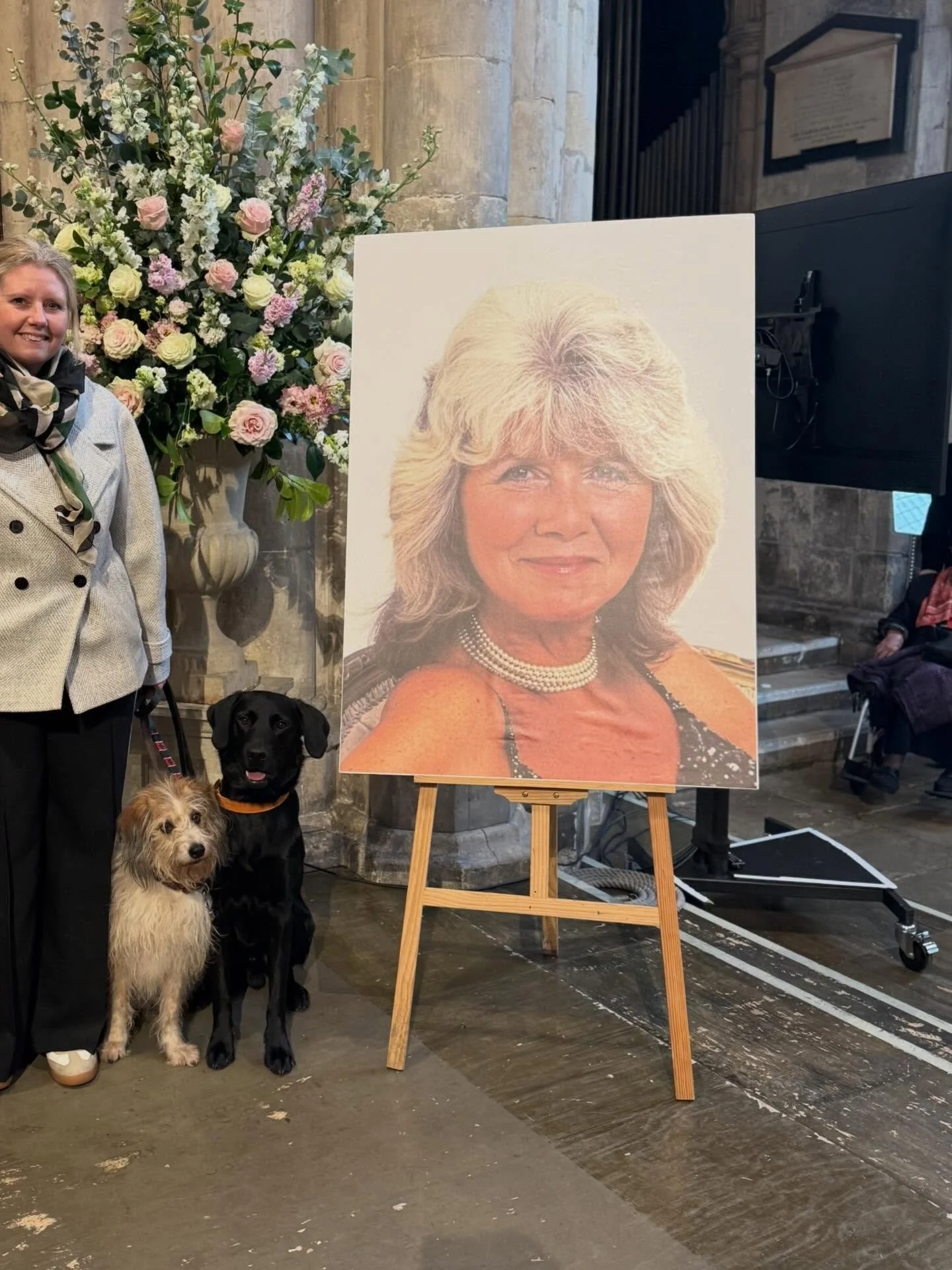 A truly wonderful day, celebrating the life of the late Dame Jilly Cooper, in the company of her family and friends. It was a great honour to be invited to such a special and memorable memorial service. 

#jillycooper
