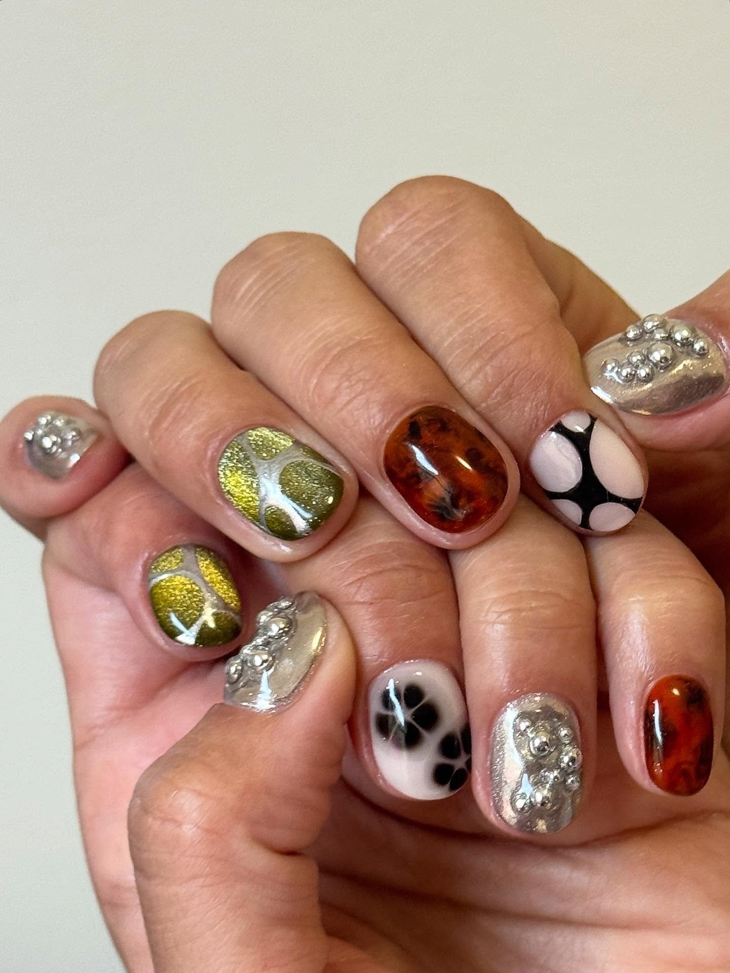 Obsessed with this Mix and match set by the talented @paintedbyamairani I just had to recreate 💫✨✨