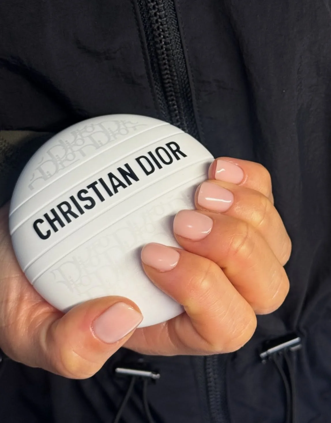 Clean, natural nails 🧼🫧

@alatorreee for her @diorbeauty 🤍

Used @glossifyofficial Nude and @the_gelbottle_inc Blanc xx