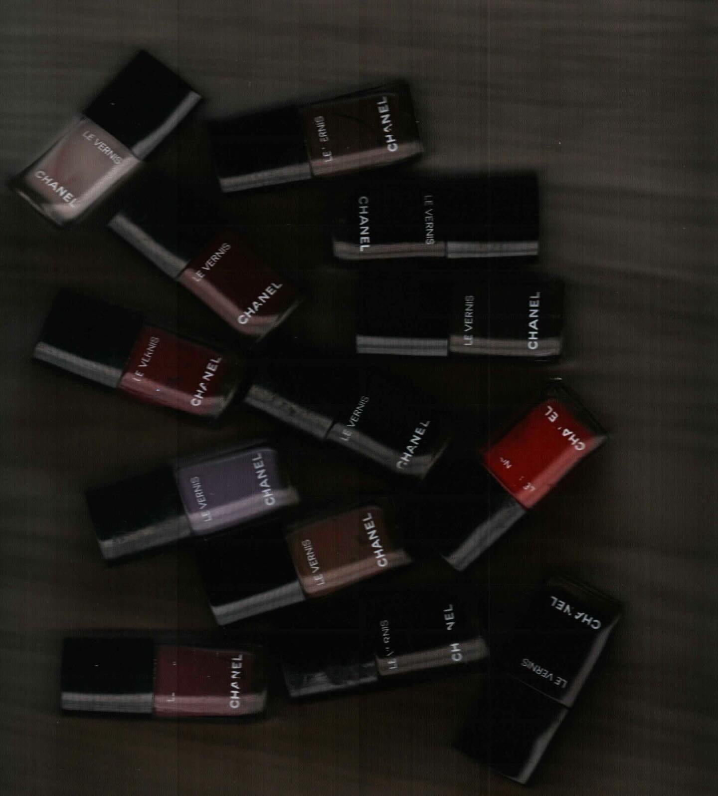 Bought myself a handheld scanner and I can&rsquo;t stop scanning everything 😅

>>>> some scans of my nail kit 👾