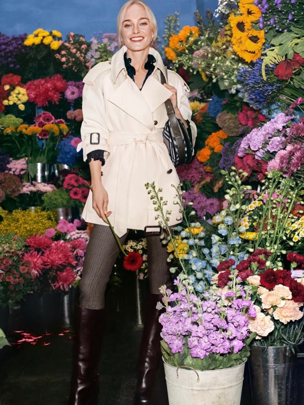 ❤️ @burberry valentines campaign 

Nude manicure for @jean_campbell using @manucurist x