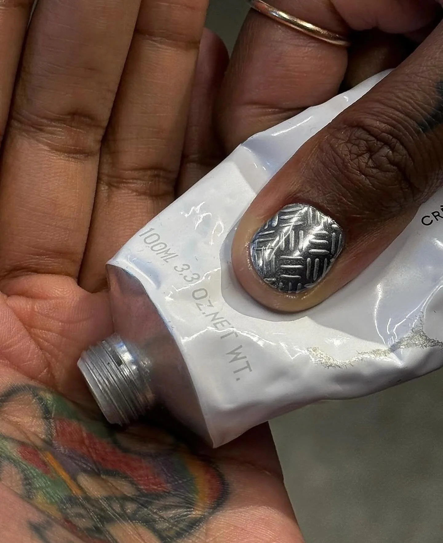 🖤⛓️

Handpainted industrial metal treads