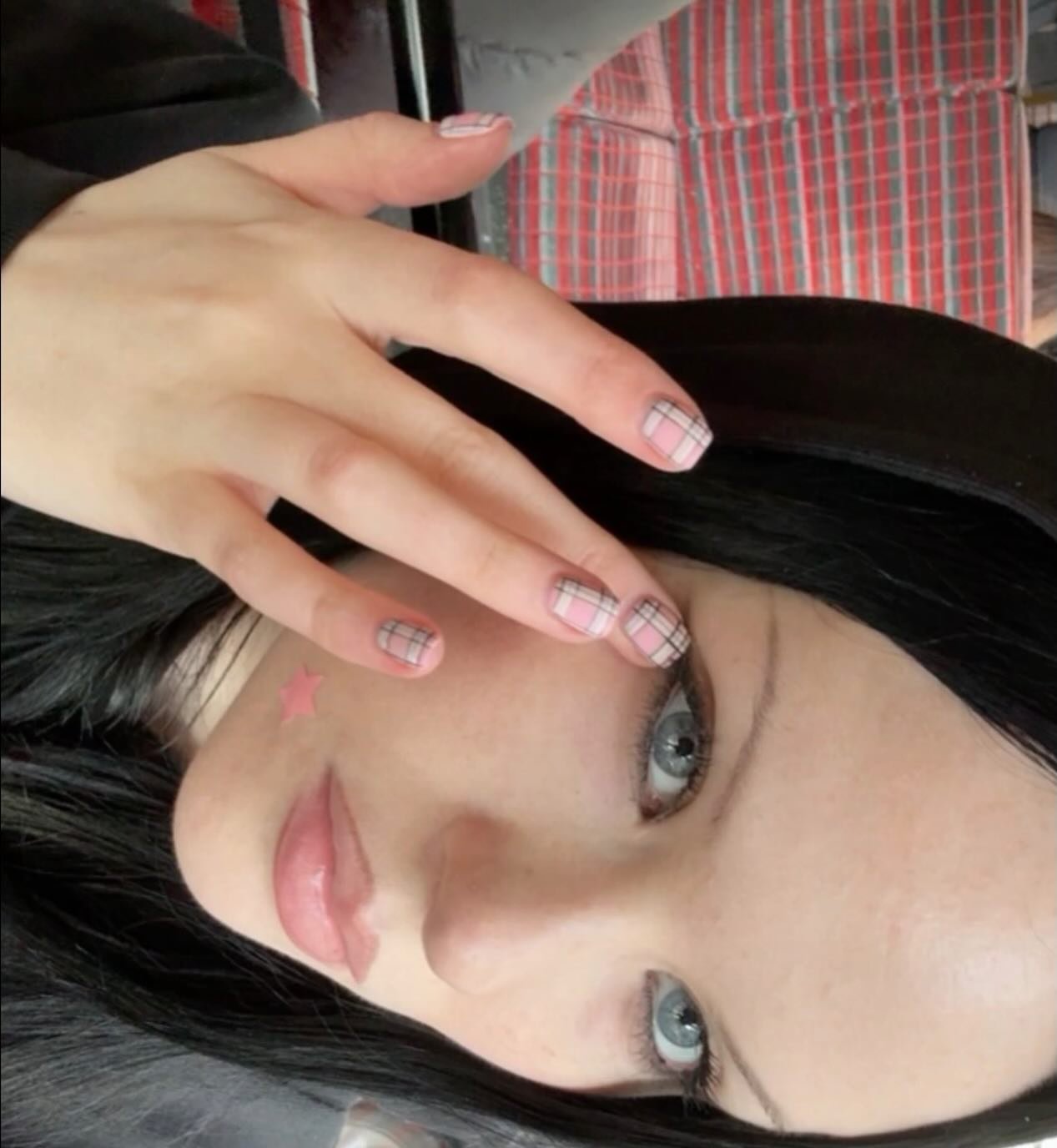 One last appreciation post for @aoifeartist nails 💅🏻🎀⭐️