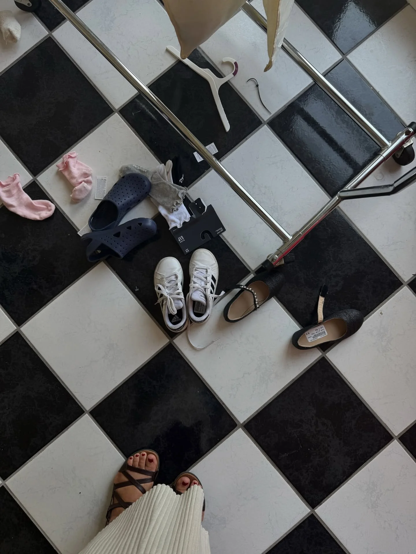 Fittings were held at Ches Mar today. Is it weird to host so many things at your home? I don&rsquo;t feel weird about it. For me, my house is my work and my art and my studio. It&rsquo;s my office. It&rsquo;s my inspiration. Come here and let me host