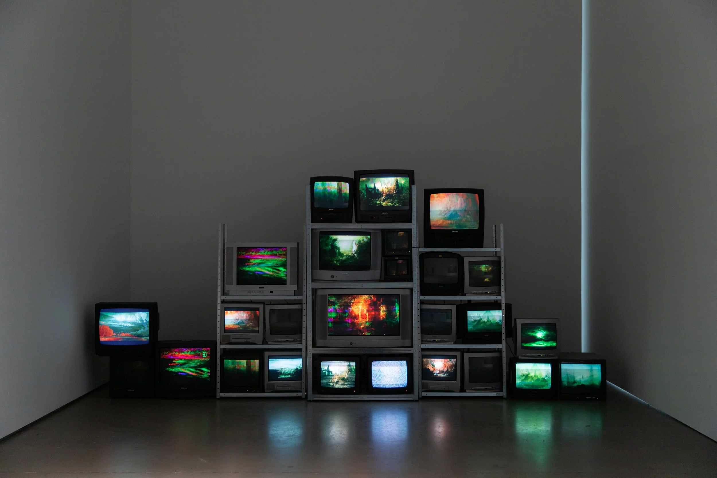 "Where Have The Birds Gone?" - 2 x 4 m - Instalation - Collaborated with SuperviewTV, Koen Meyssen & Milan Van Oosten