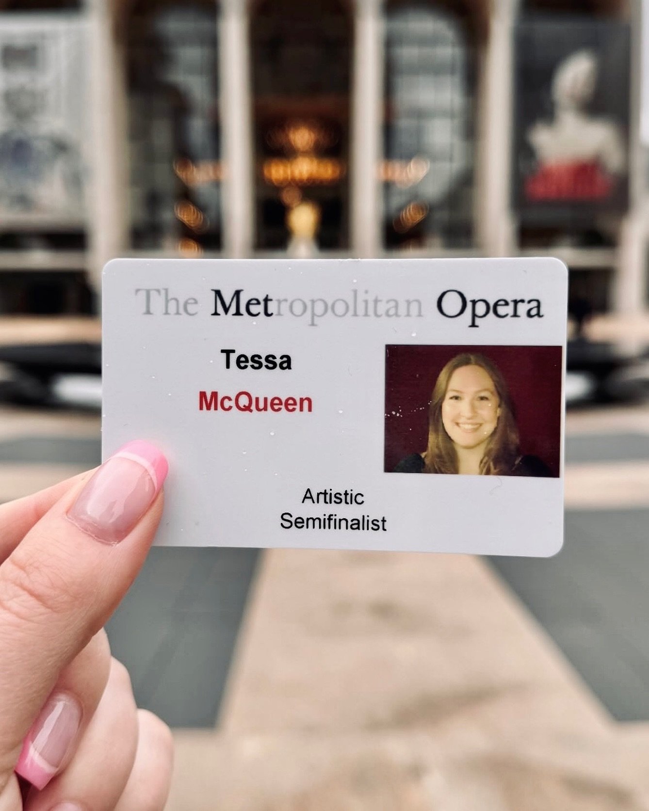 Cheering on alumna soprano Tessa McQueen who will perform onstage at The Metropolitan Opera as a semifinalist in the The Metropolitan Opera Laffont Competition on Monday. A free livestream begins at 10am on laffont.kiswe.com ⭐️