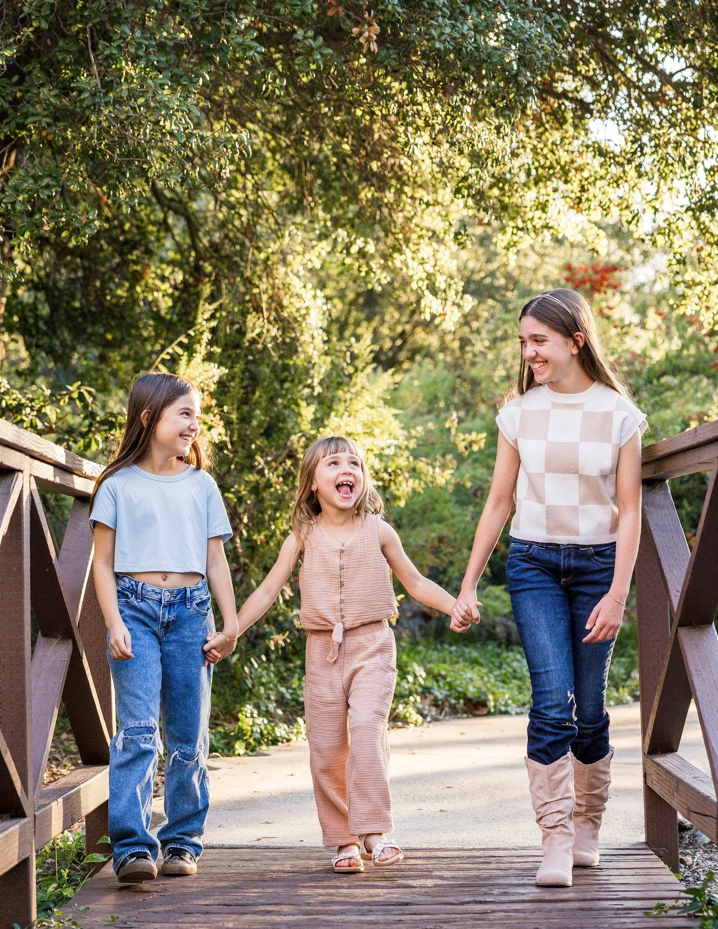 It&rsquo;s my 7th year with this family.  When they pop up on my calendar I know it&rsquo;s going to be a great time!  My legacy families are truly the best.
#lacanadaphotographer #lacrescentaphotographer #pasadenaphotographer #glendalephotographer #