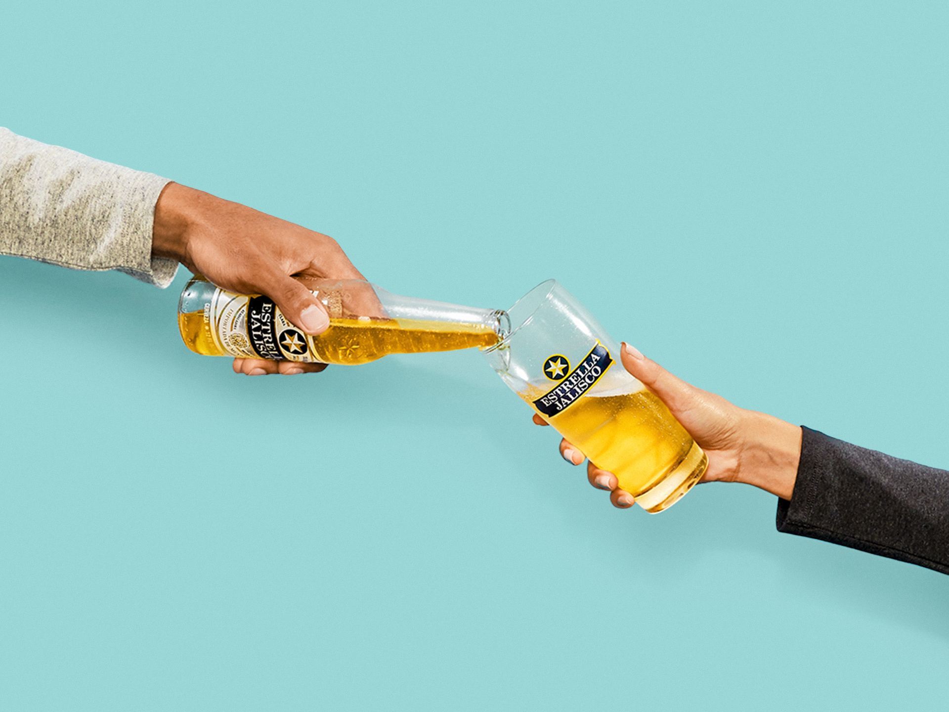 Estrella Jalisco lifestyle photography showing a beer pour, US launch campaign art directed by Manu Valencia.