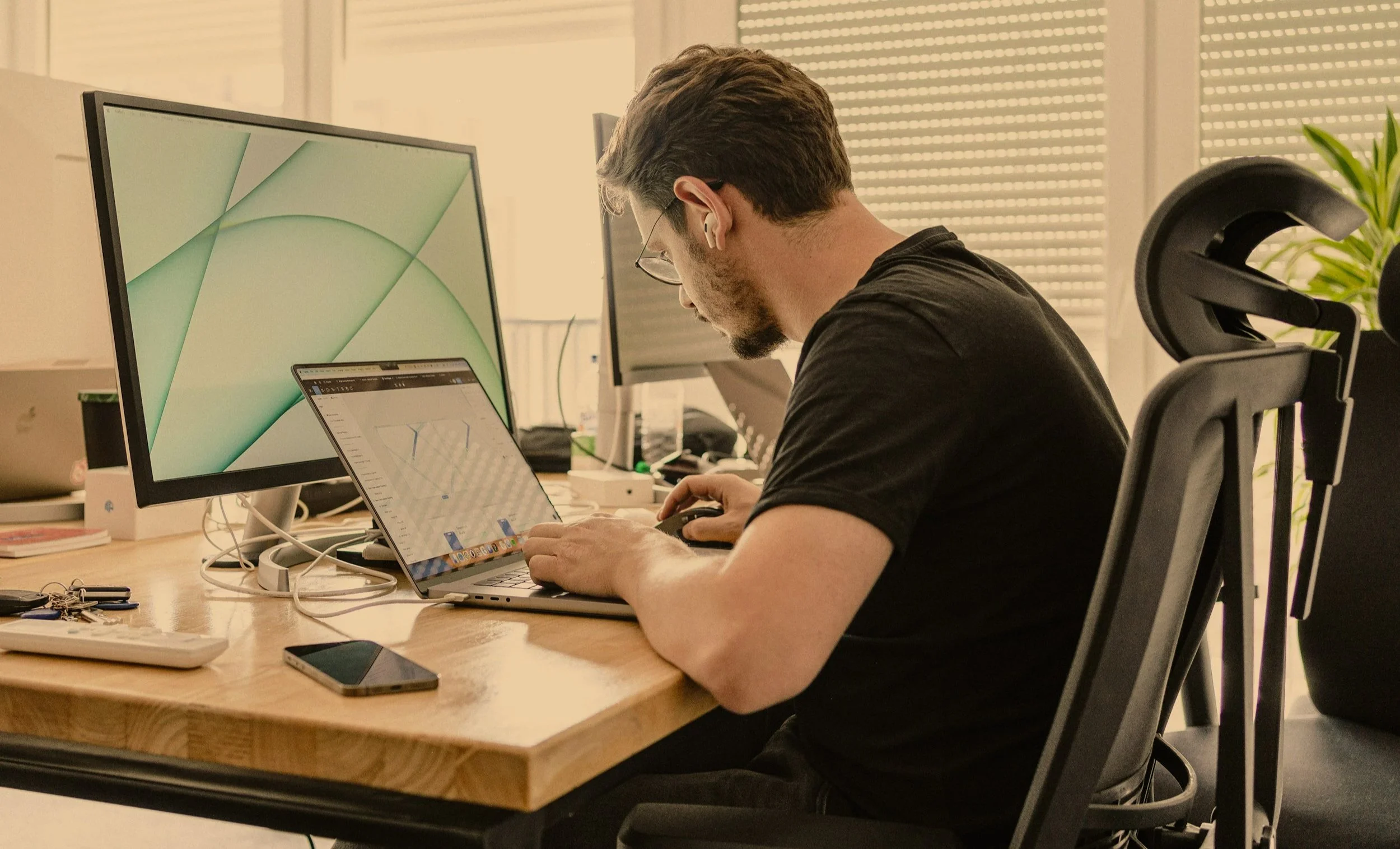Issue 22: Do these movements from your chair in just 3 minutes