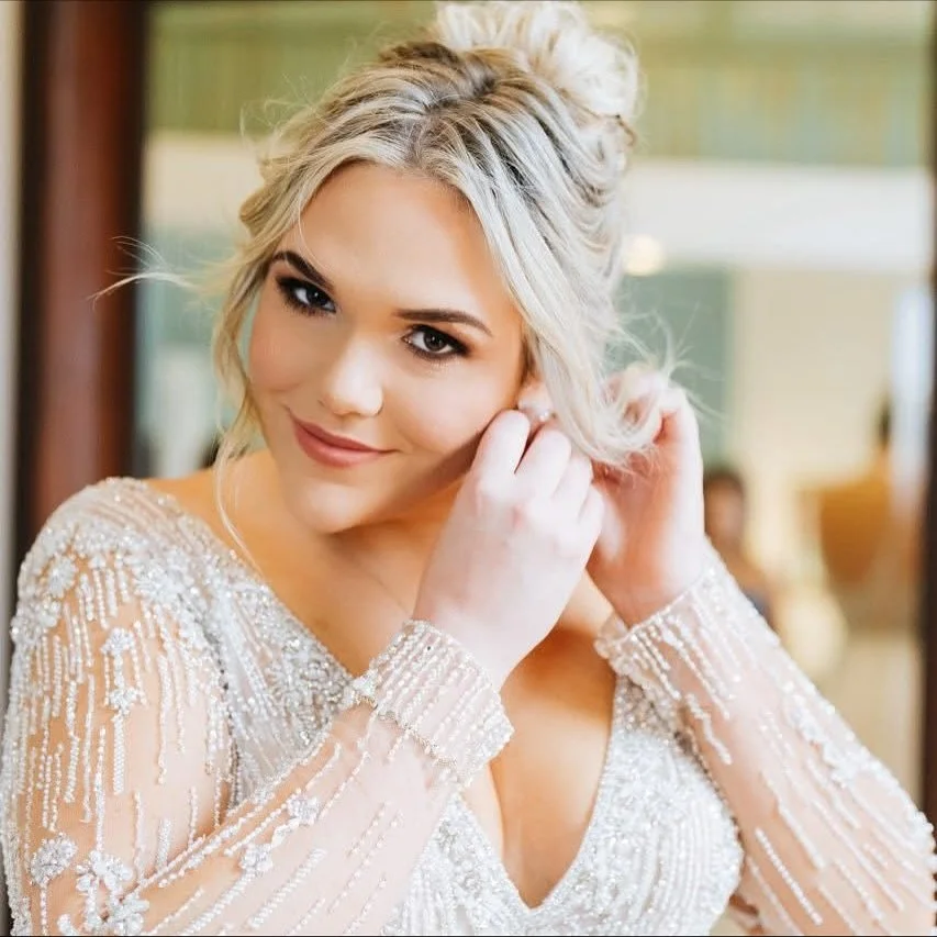 Timeless Glam 🥂2026 brides, it&rsquo;s not too late to book your bridal trial today. 

#BridalMakeup #BridalGlam #BridalMakeupArtist #wilmingtonNC #WilmingtonMakeupArtist #CelebrityMakeupArtist #Glam #PageantMakeupArtist #AlexisRaeana #WeddingMakeup