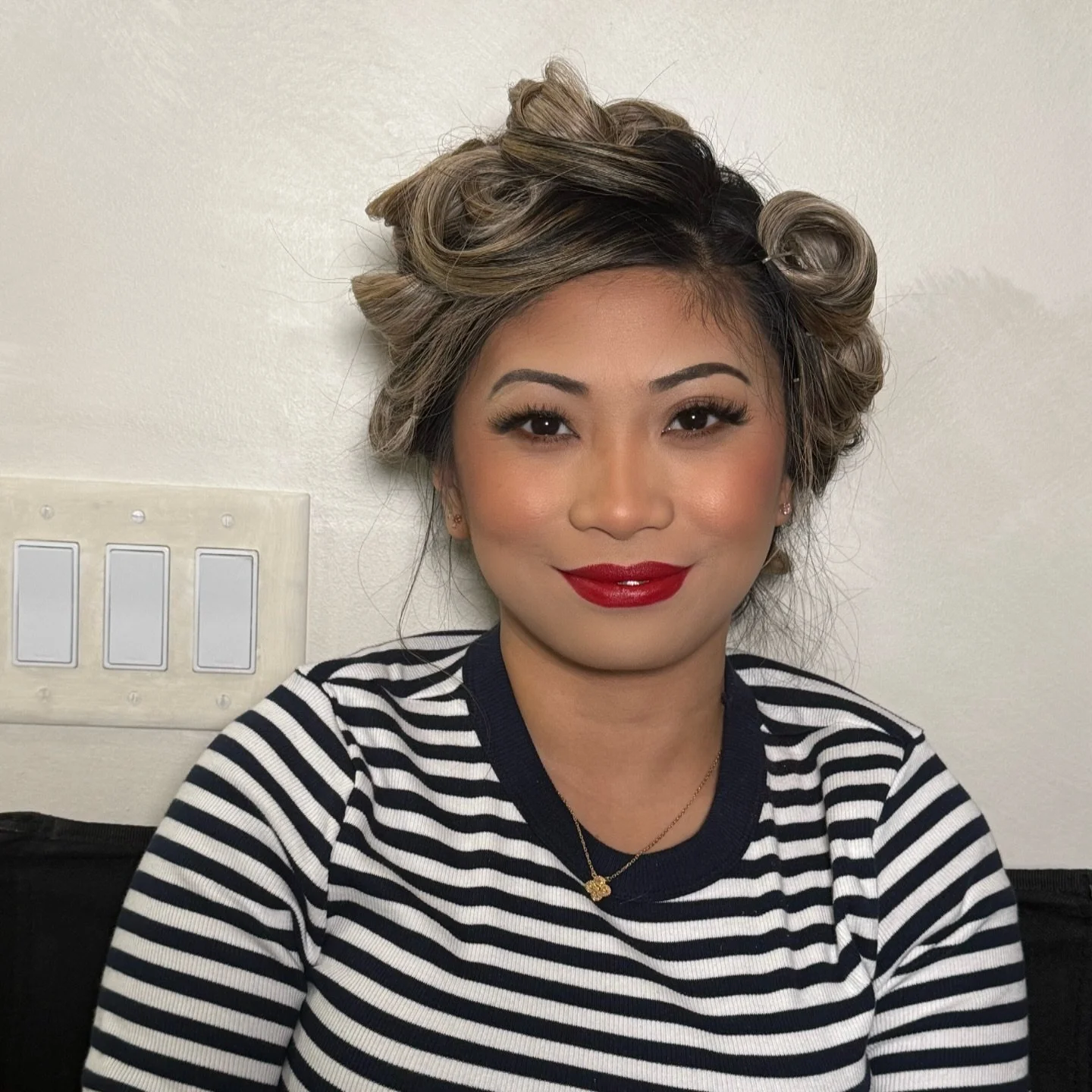 2026 is that you girllllll 👀 

December is flying by, I have one wedding and two on site makeup applications until I wrap up glam for the year 🥹🥲 

Grateful for what 2025 has taught me. Which was that I am THAT WOAMAN! Eager for the new year and t