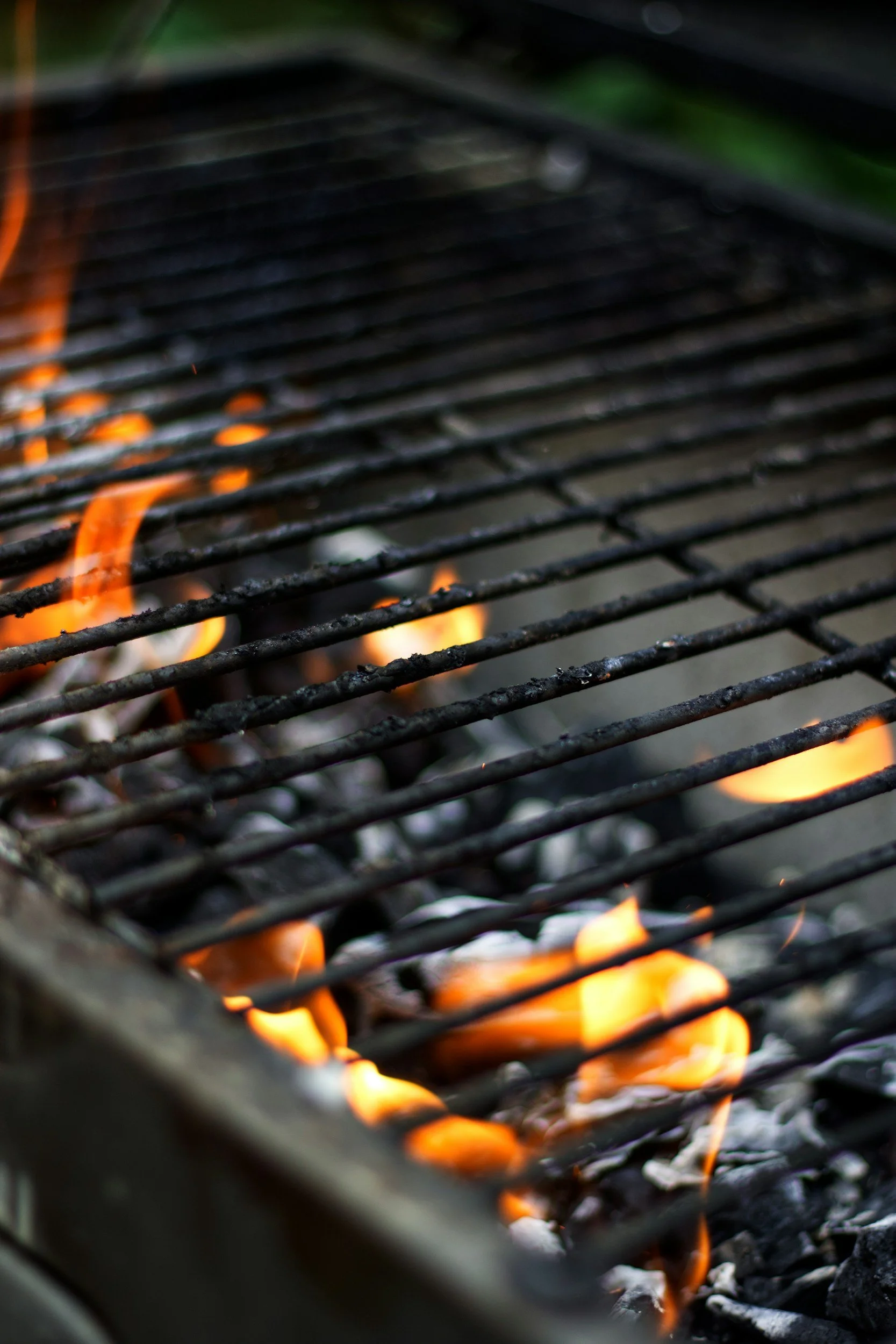 Charcoal grill grate