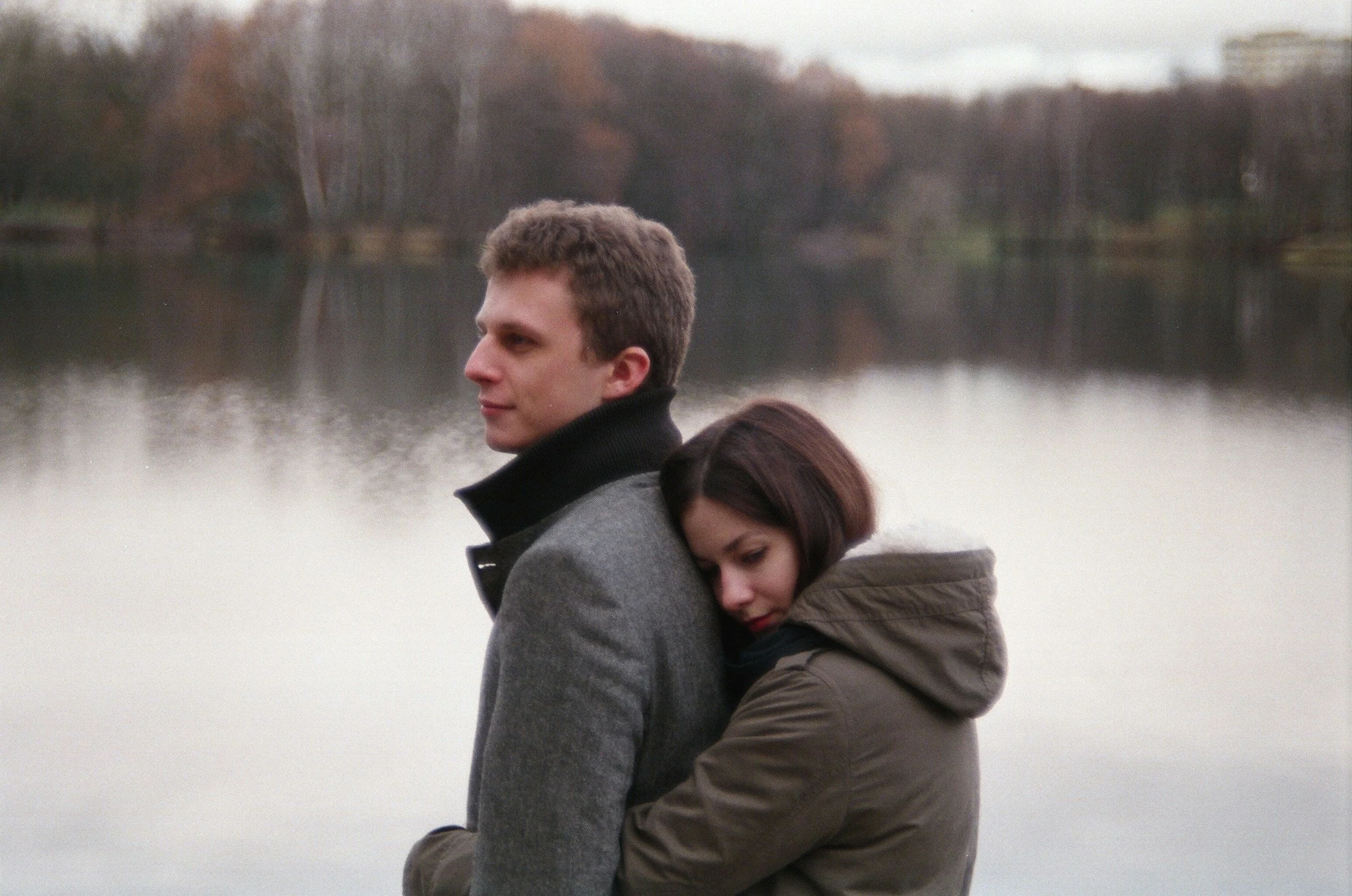 You Love Your Partner…But Do They Feel It? 5 Everyday Habits That May Be Creating Distance