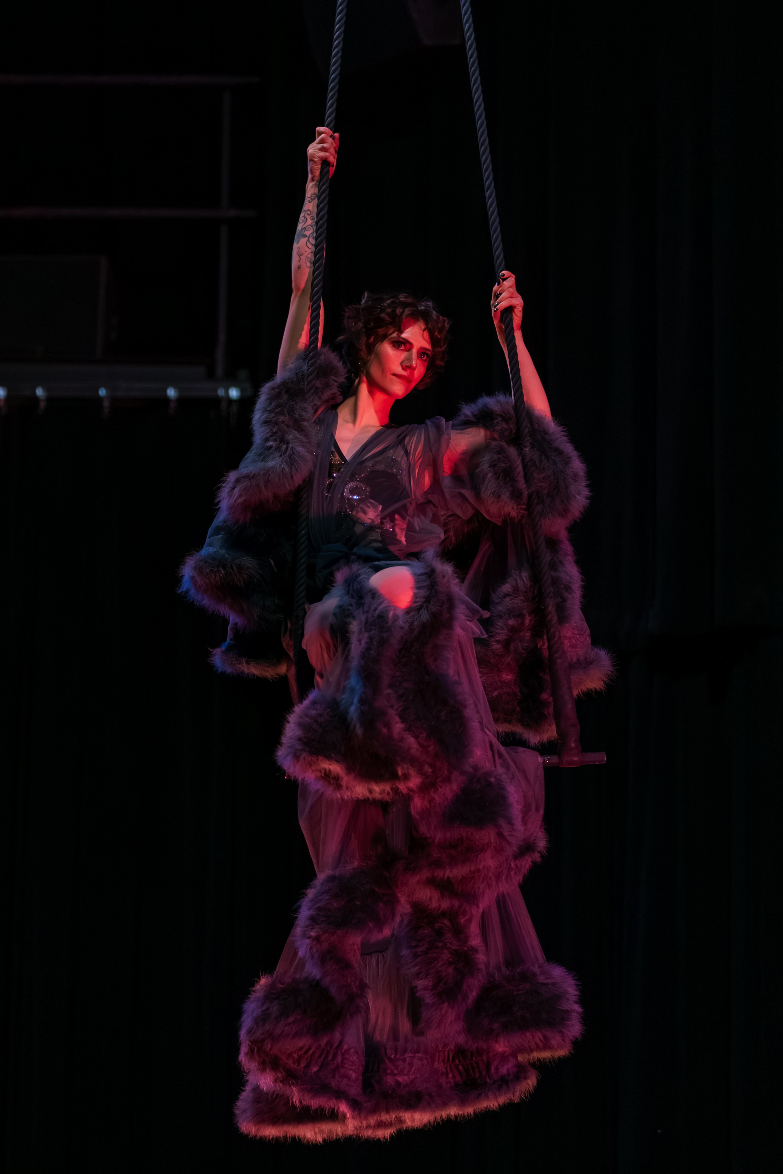 Sarah-Visser-Floating-Feather-Edmonton-Alberta-Luxury-Entertainment-Calgary-Event-Aerialist-Burlesque.jpg