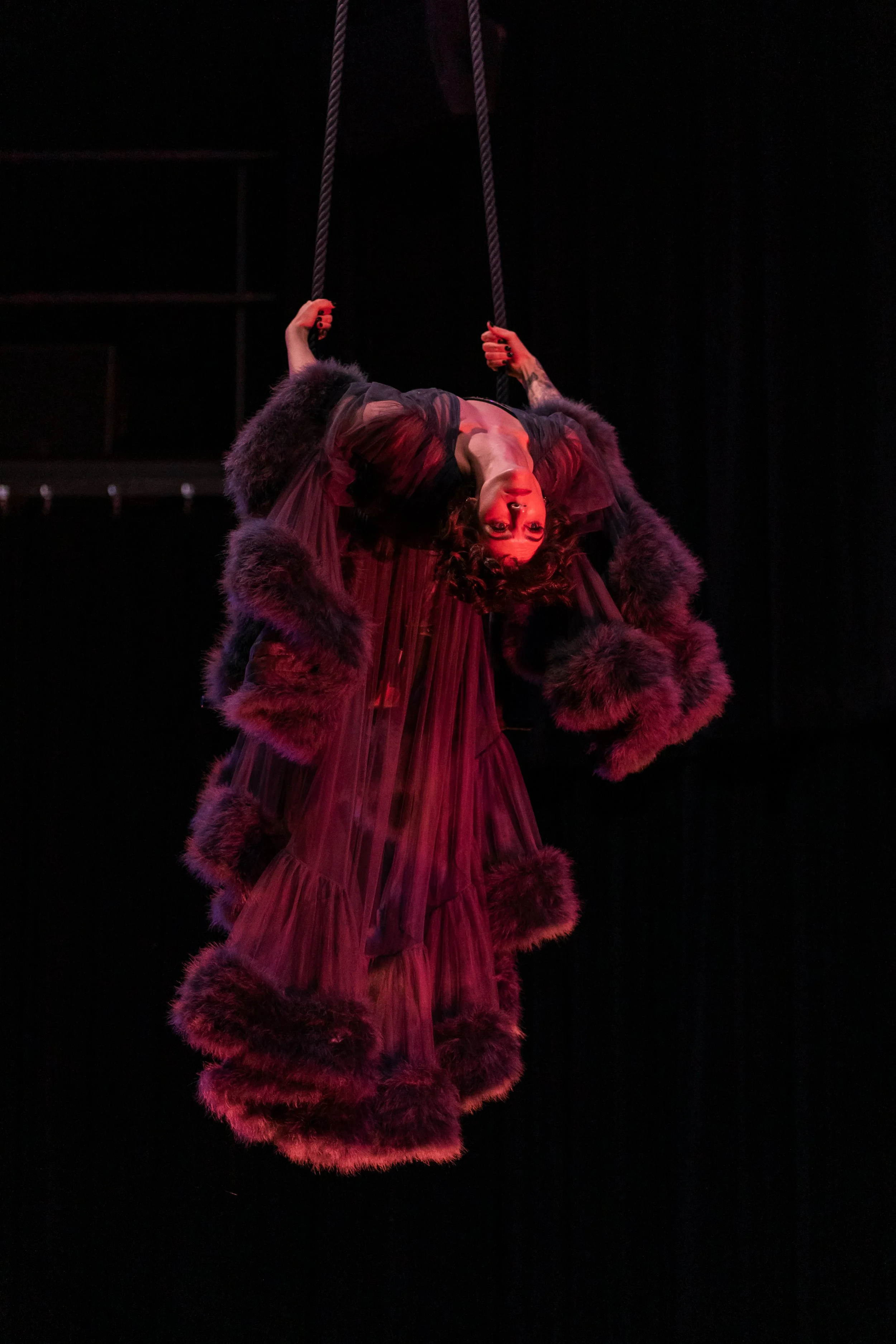 Sarah-Visser-Floating-Feather-Edmonton-Alberta-Luxury-Entertainment-Calgary-Event-Aerialist-Burlesque-Corporate-Conference-enter-Circus-Unique.jpg