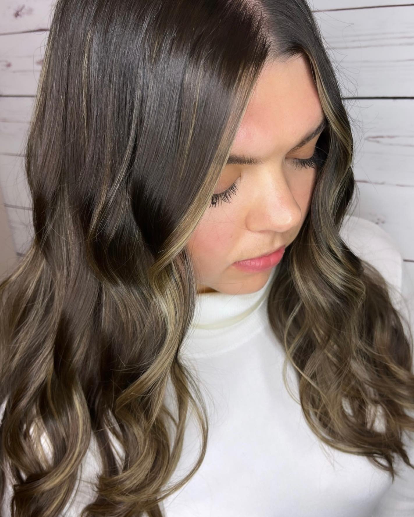 Subtle brightness ✨#spokanestylist #caramelbalayage #spokanehair #vidaspaandwellness #hairbyclaire #reskenshadeseq #lorealprofessionnel #k18 
&bull;
&bull;
&bull;
@barbieandkenn