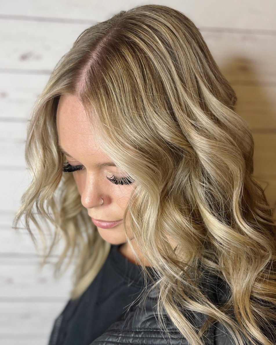 I have a few openings left before the busy holiday season begins! Make sure to rebook your appointments to get back In❤️
#spokanehairstylist #spokanehair #spokaneblondes #spokanebalayagespecialist #vidaspaandwellness