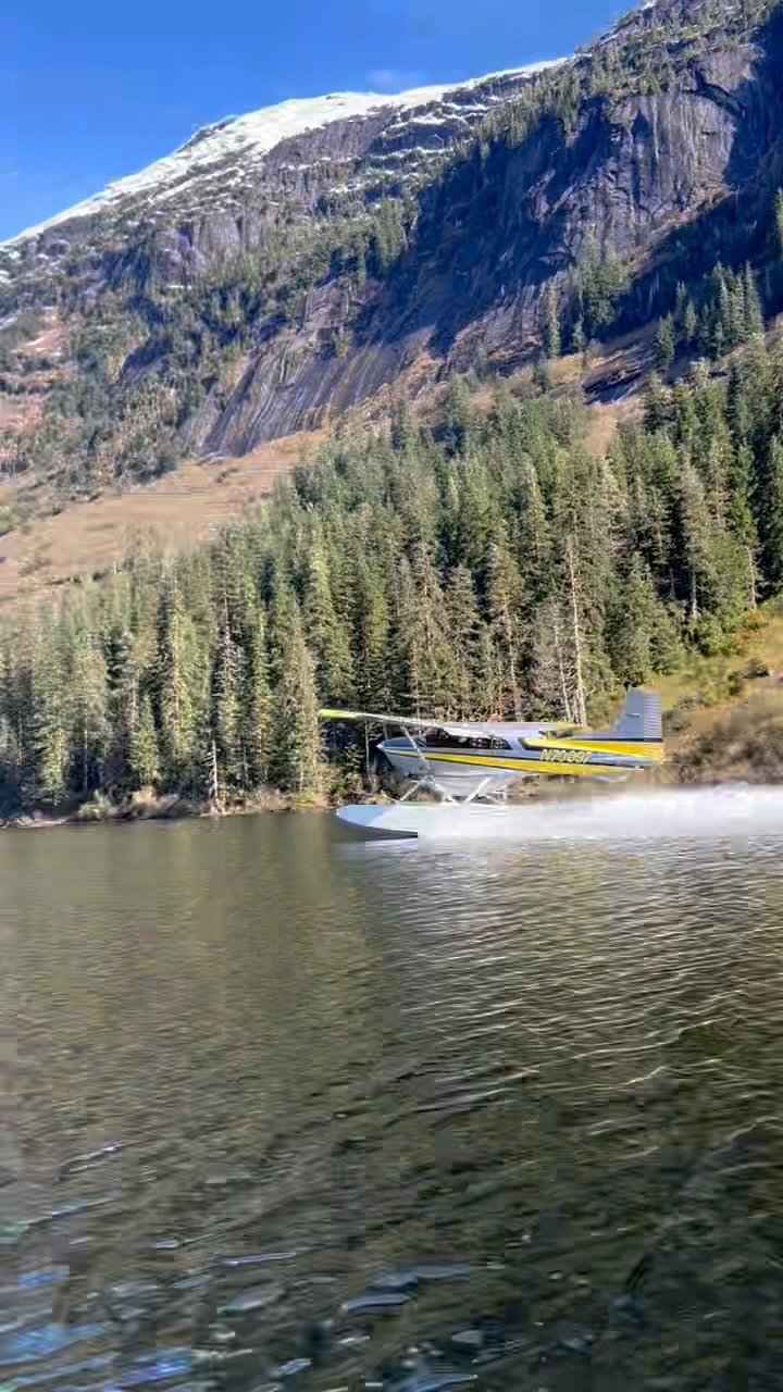 Zoom zoom. #bushpilot #aviation #avgeek #pilot #bushplane #bushflying #cessna #aviationphotography #airplane #aviationdaily #flying #taildragger #tailwheel #whyifly #aviationlovers #generalaviation #stol #pilotlife #instaaviation #floatplane #supercu