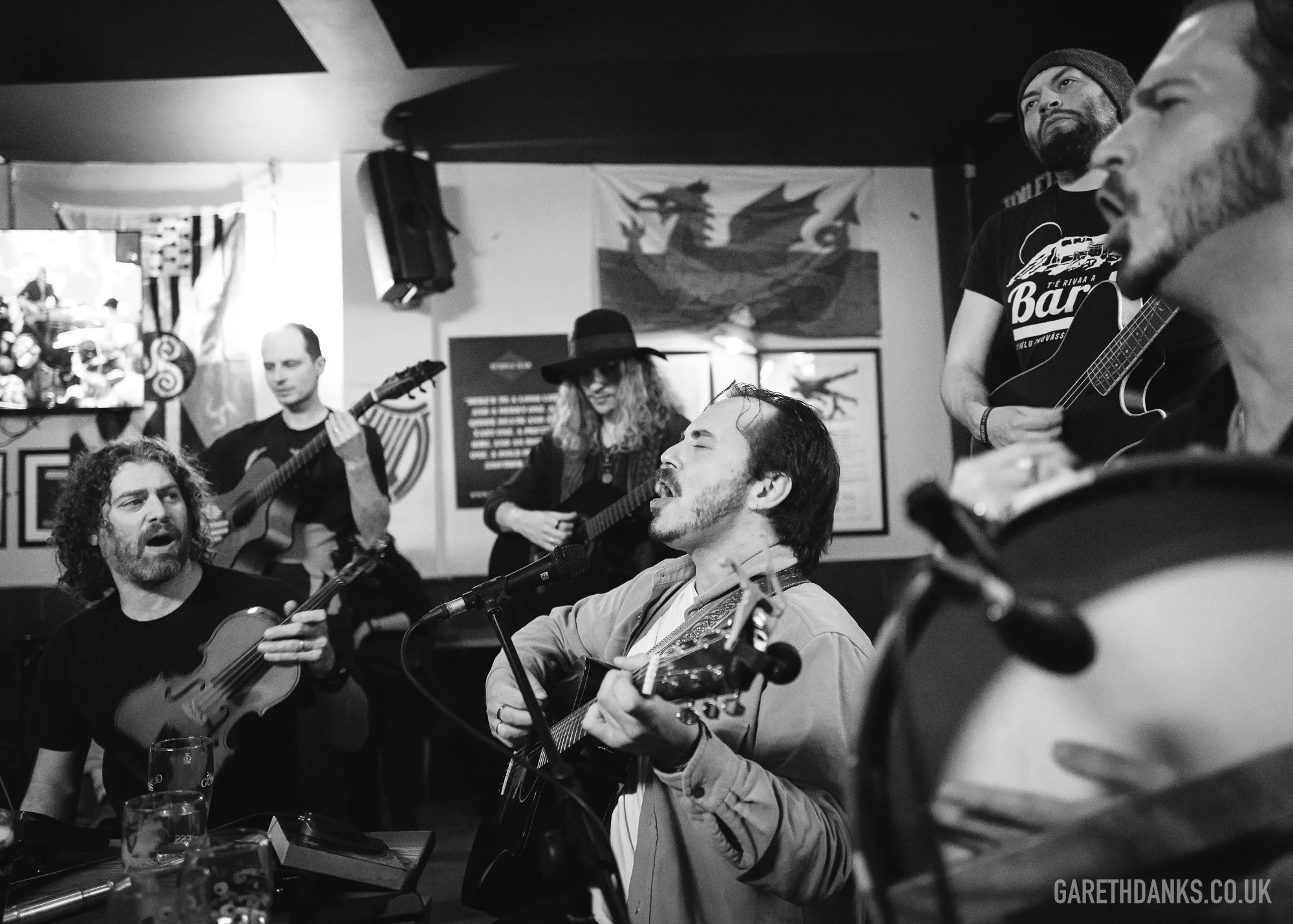 Temple Bar Cardiff Live Music Sessions, event photography cardiff L1220883.jpg