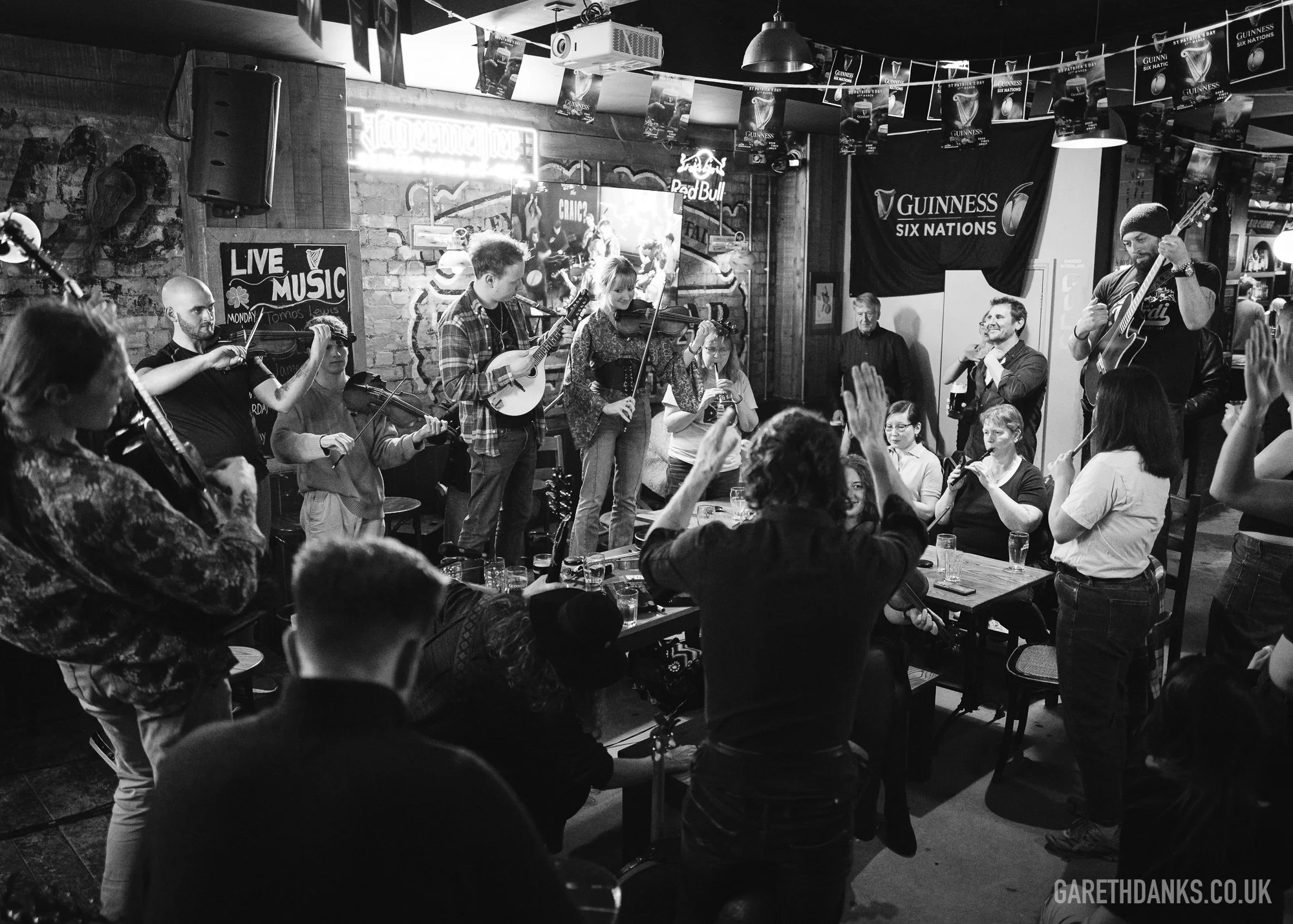 Temple Bar Cardiff Live Music Sessions, event photography cardiff L1220959.jpg