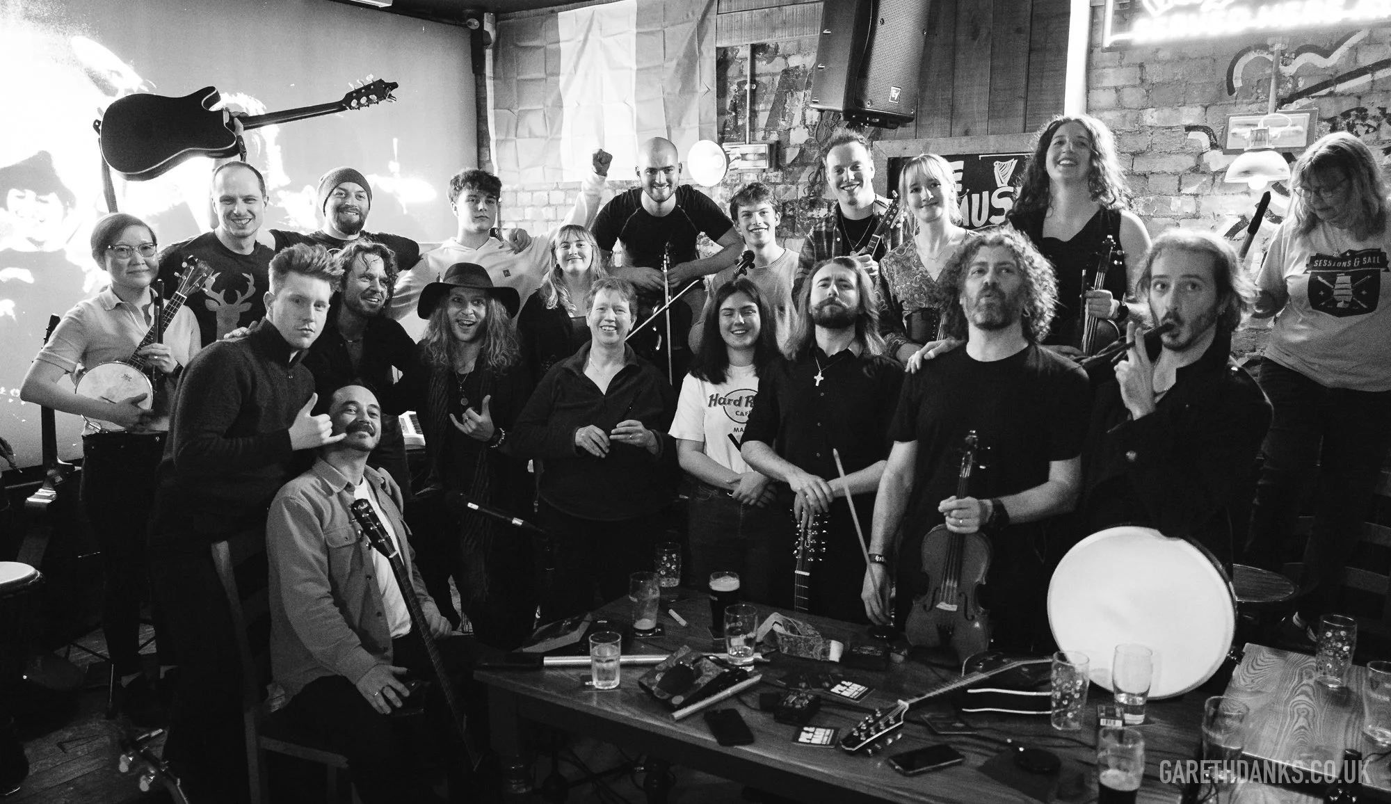 Temple Bar Cardiff Live Music Sessions, event photography cardiff L1220973.jpg