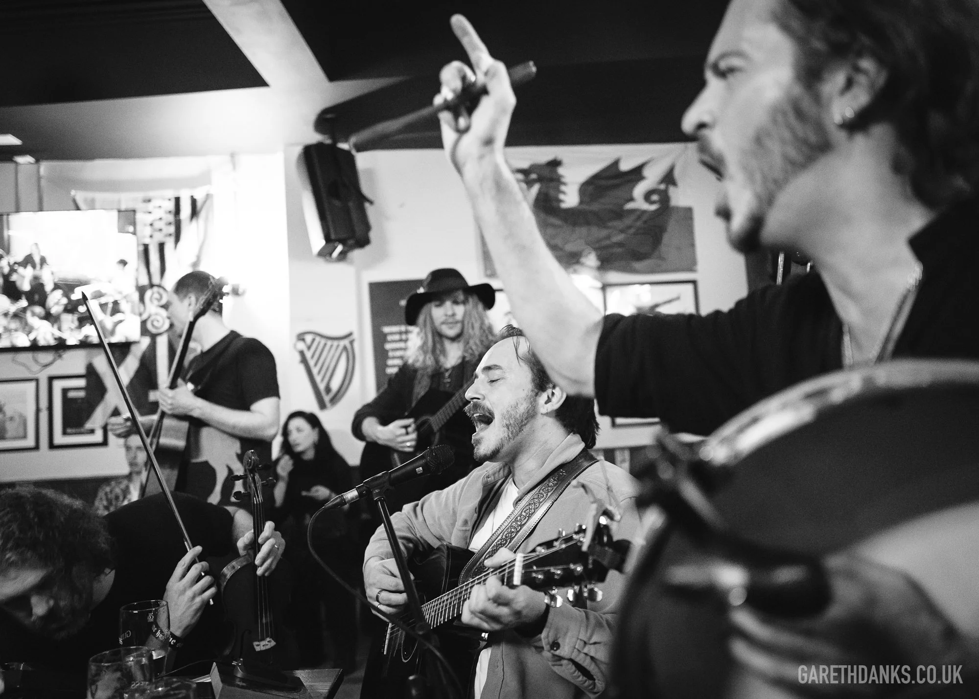 Temple Bar Cardiff Live Music Sessions, event photography cardiff L1220880.jpg