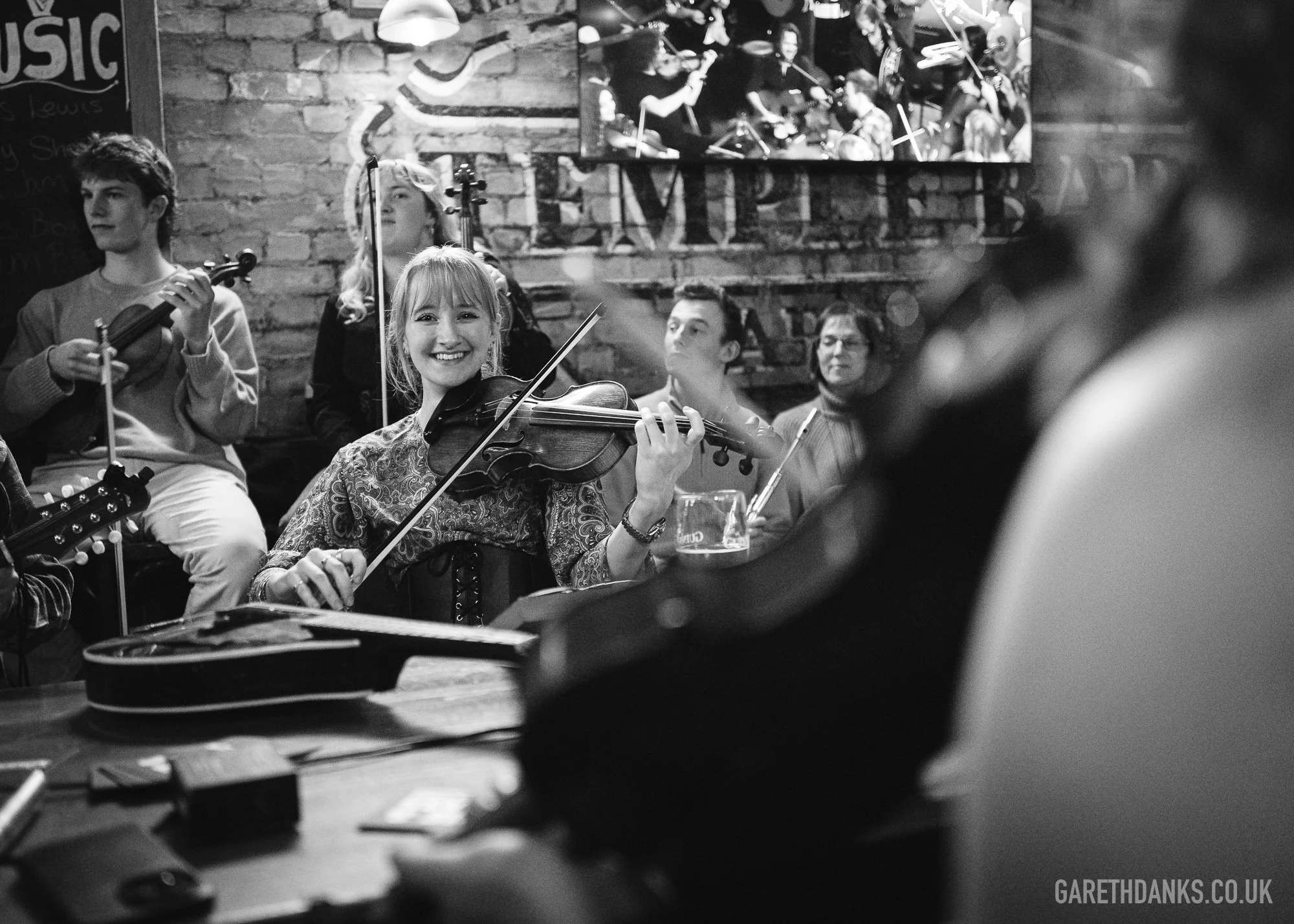 Temple Bar Cardiff Live Music Sessions, event photography cardiff L1220693.jpg