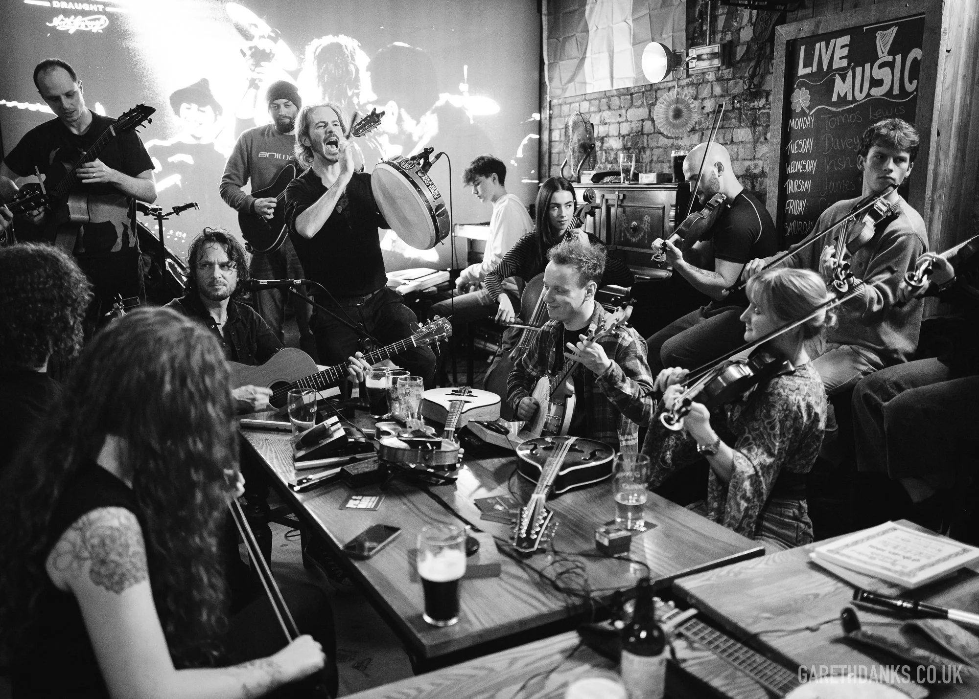 Temple Bar Cardiff Live Music Sessions, event photography cardiff L1220781.jpg