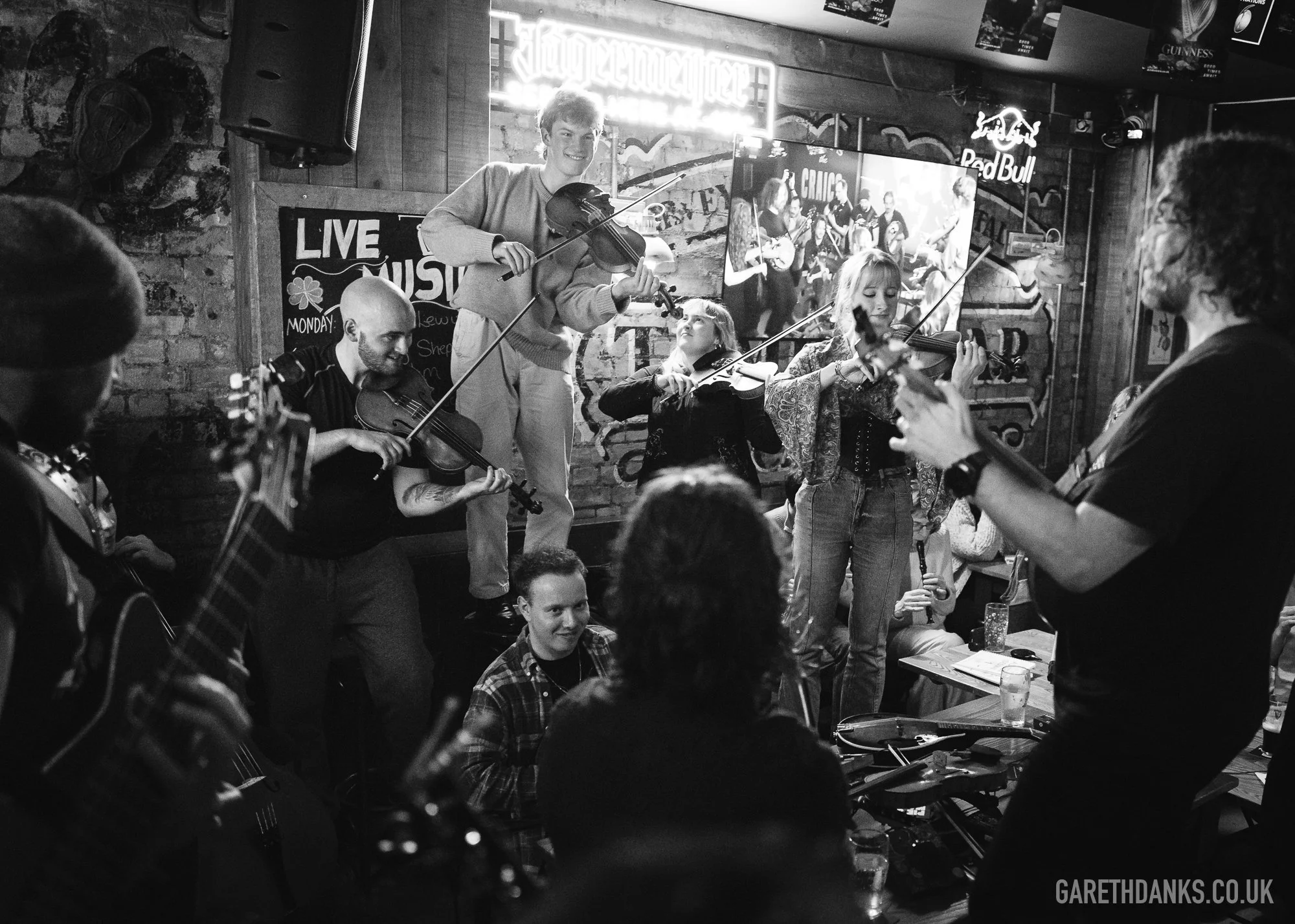 Temple Bar Cardiff Live Music Sessions, event photography cardiff L1220841.jpg