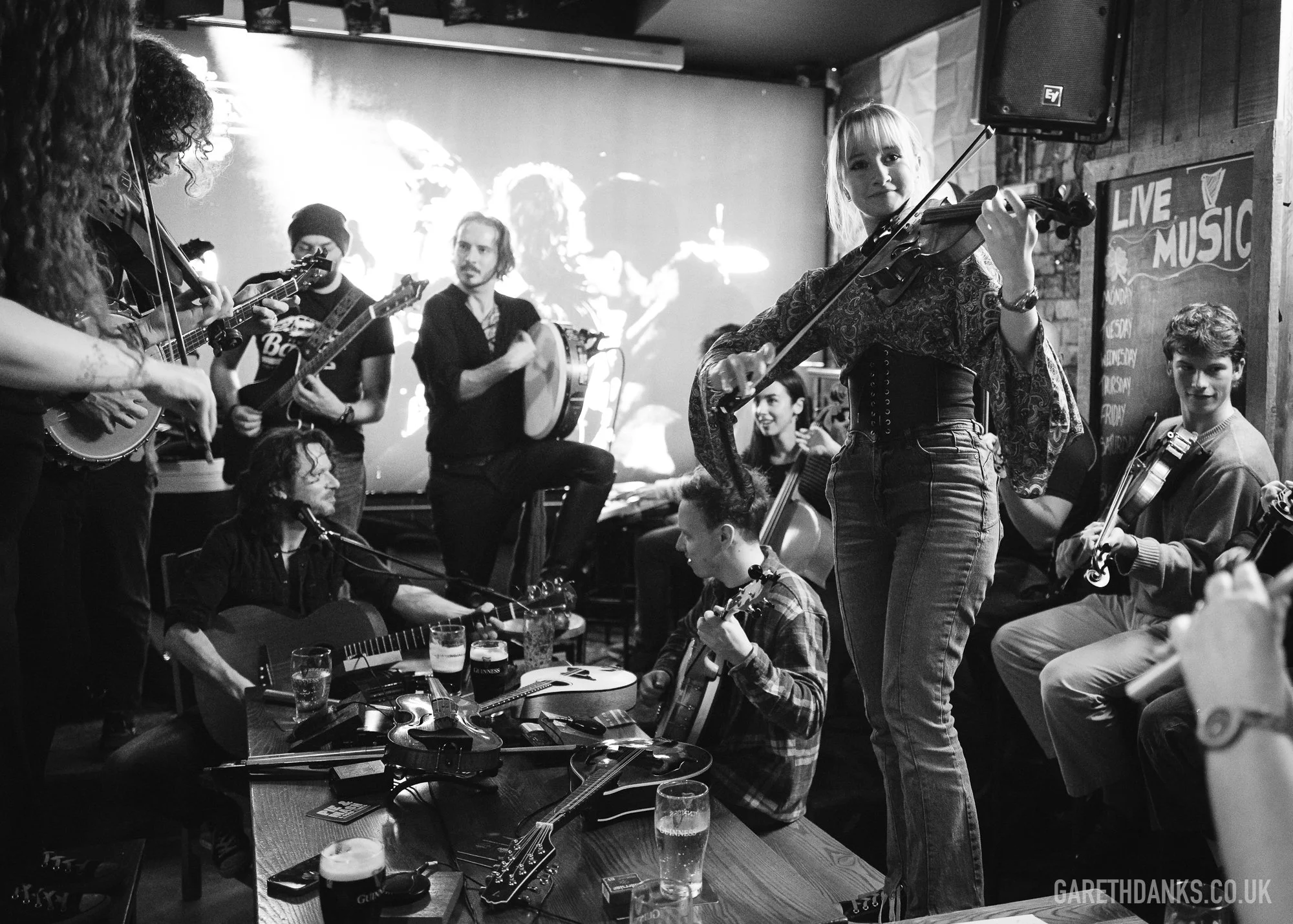 Temple Bar Cardiff Live Music Sessions, event photography cardiff L1220827.jpg
