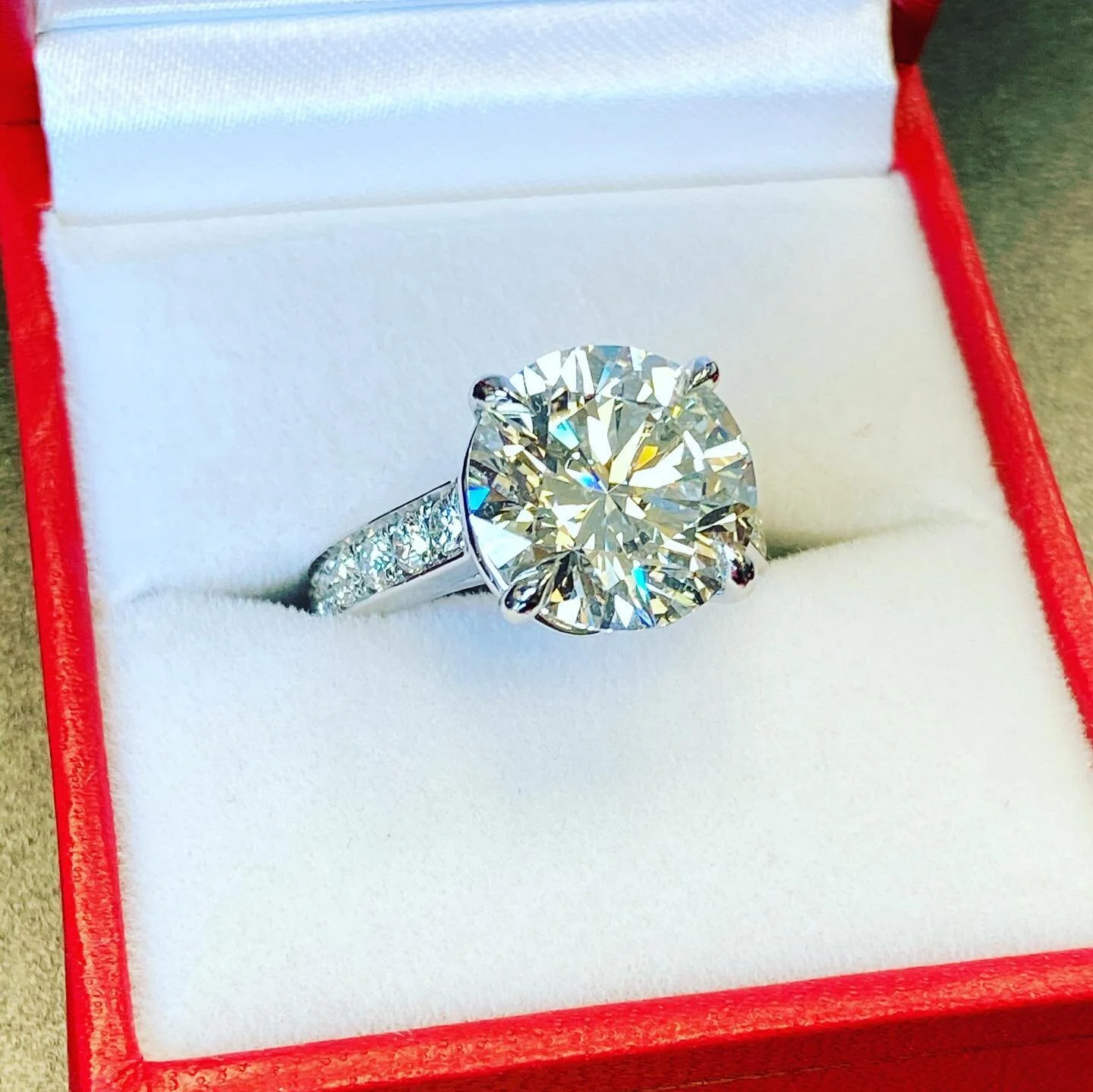 6.17 carat diamond ring anyone ? 
@rpdiamondssf  #diamonds #jewelry #ring #beautiful #stonesetter #melee #bigstone #gold actually #platinum #boom
