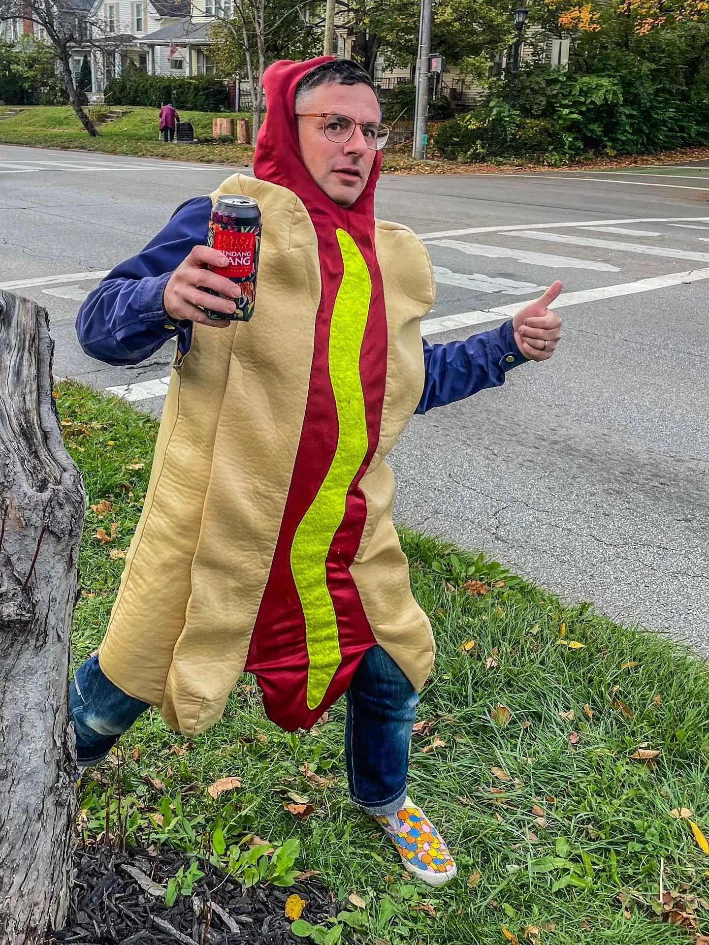 Post-Halloween post for posterity and proof of life to show that, yet again, I dressed up like a hot dog for, like, the seventh year in a row. Best per-wear purchase o&rsquo; my life. Also: I stood on a street corner with strangers turned friends and