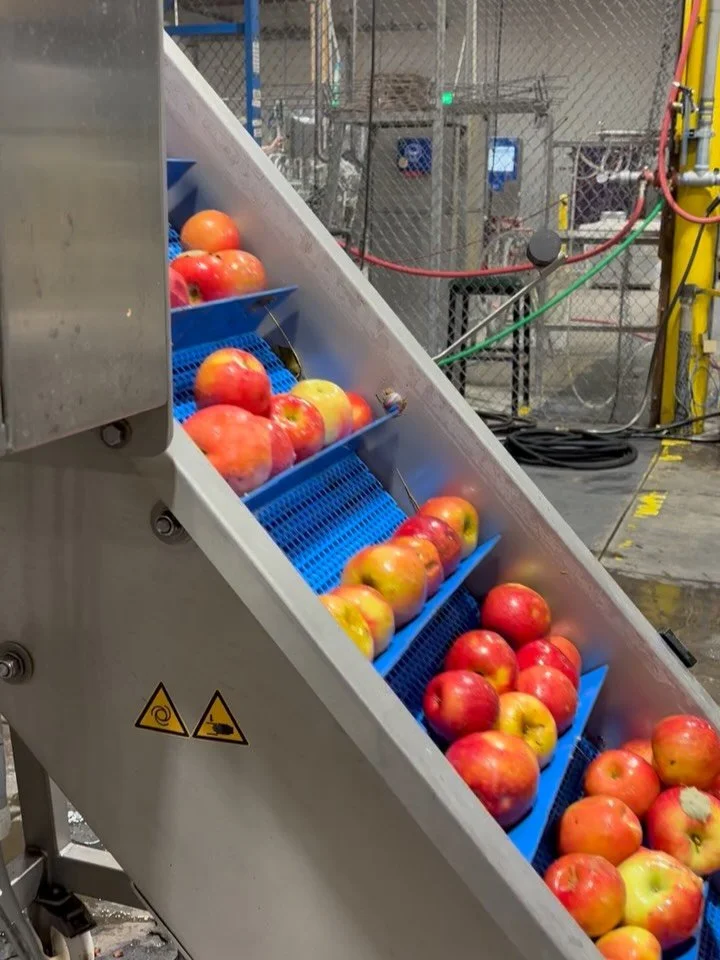 Apples! So many apples! What about them apples?!Spent last week exploring the evolution of cider in Washington State with the @nwcider crew. I saw apples pressed into juice! Explored cold warehouses that can store 4 million apples at peak freshness f