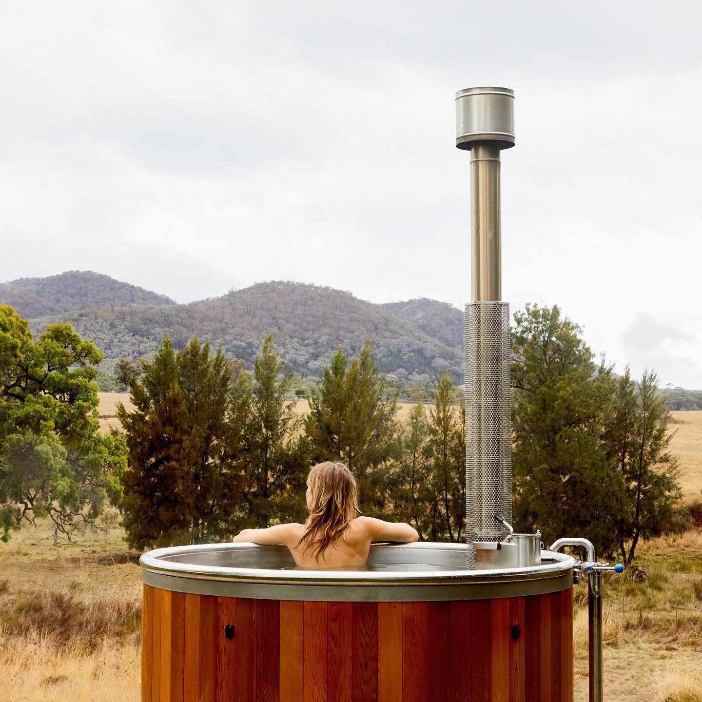 Make your next country getaway a stay @thecreekmudgee 
.
.
.
.
.
#farmstay #hotub #mudgeeregion #mudgeewine #mudgeewedding #mudgeensw #mudgee #mudgeeaccommodation #visitnsw #airbnbmudgee #airbnb #weekendvibes #weekendgetaway #mood #tourismnsw #countr