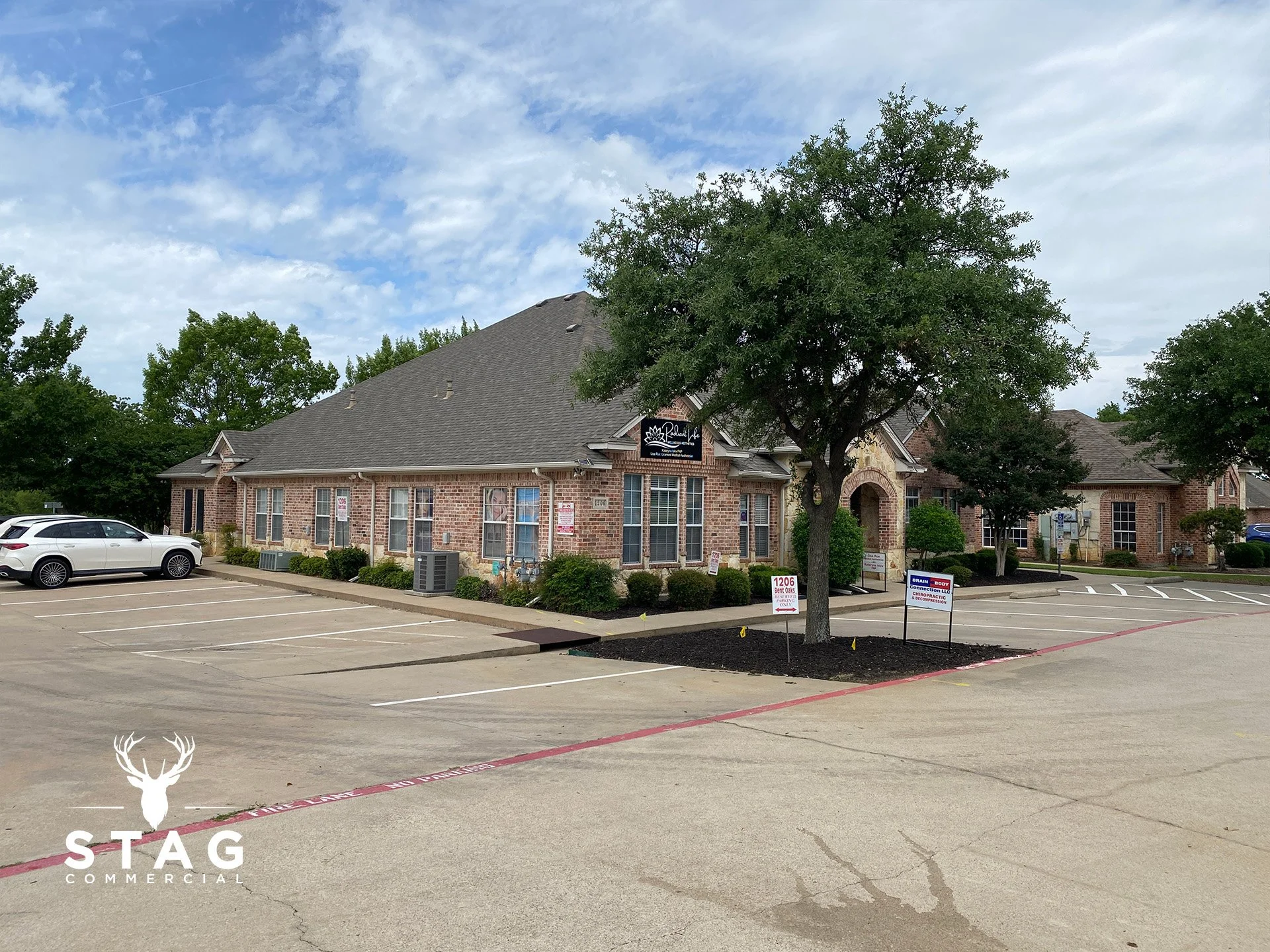 1206 Bent Oaks_2.jpg