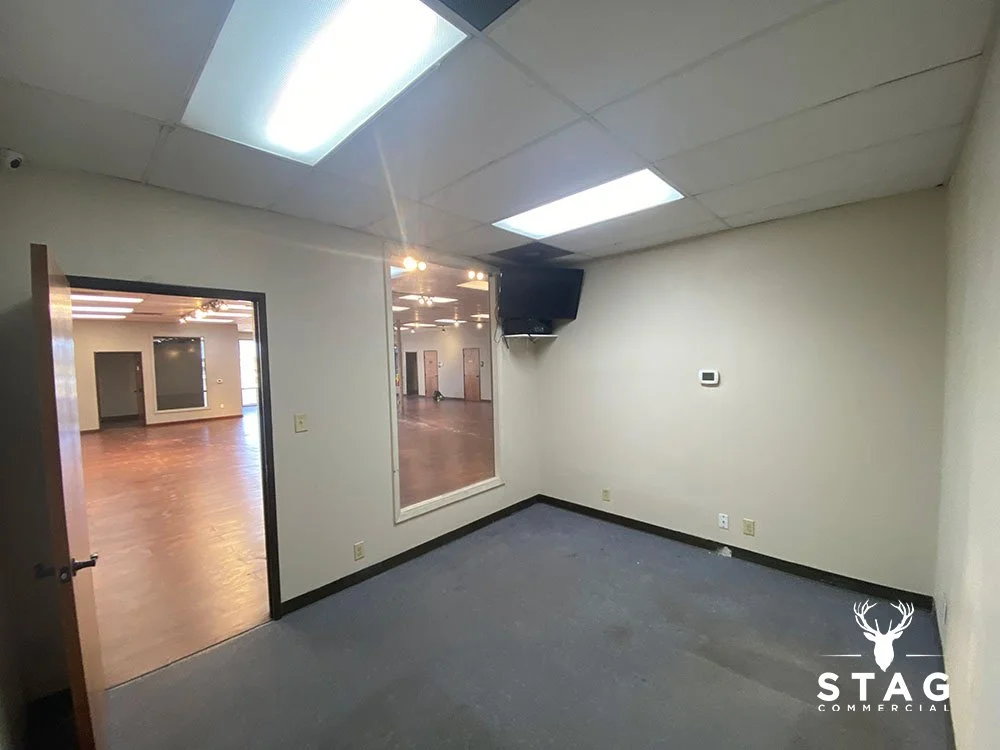 suite 110_14.jpg
