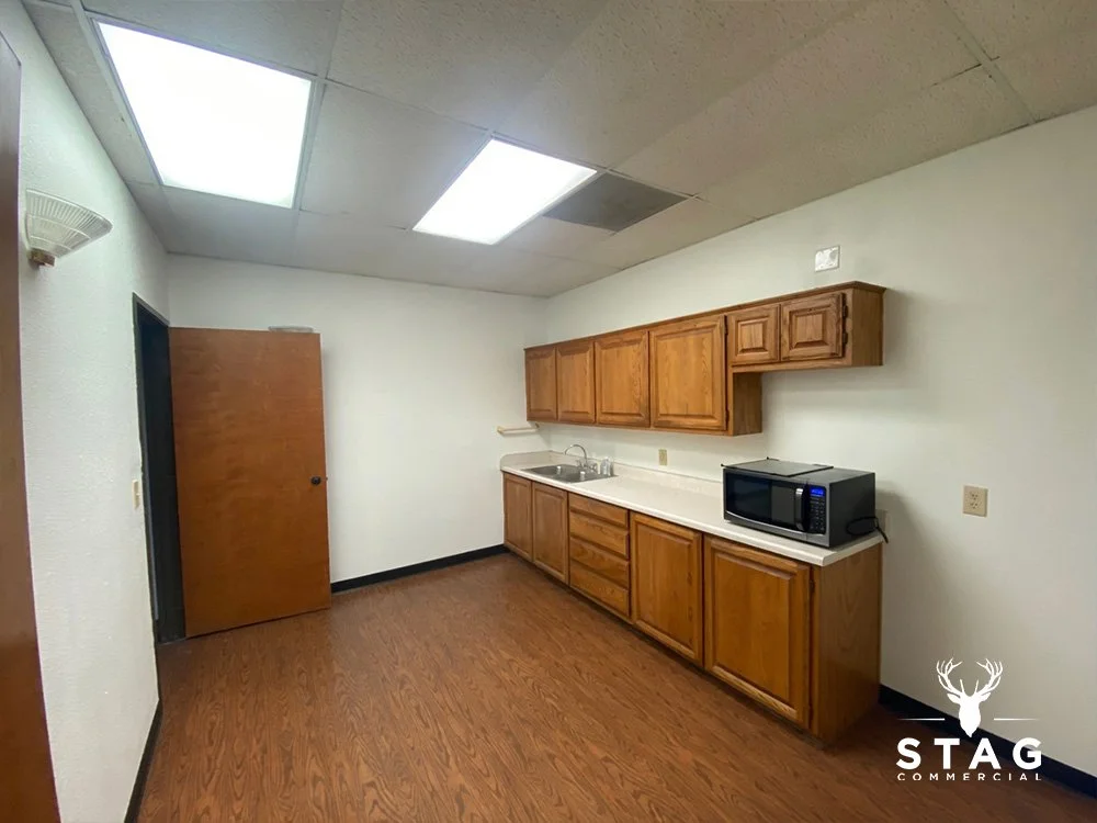 suite 122_4.jpg