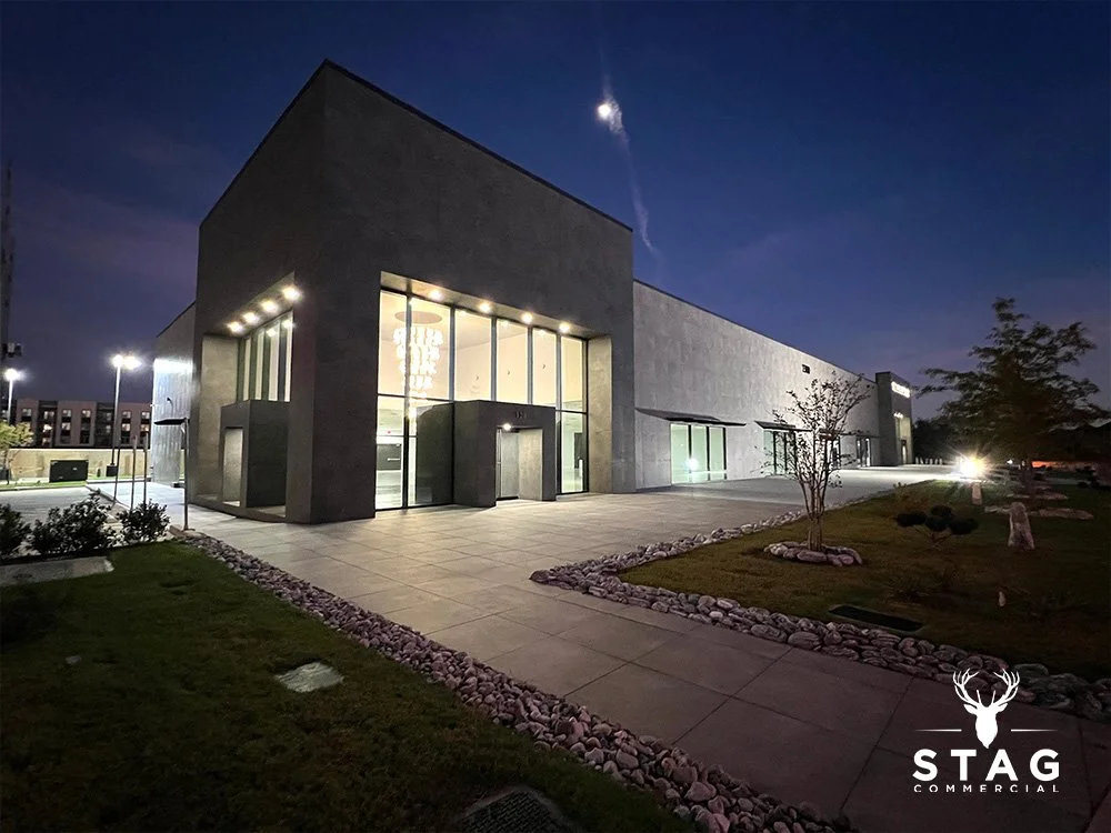 Las Colinas Showroom 2.jpg