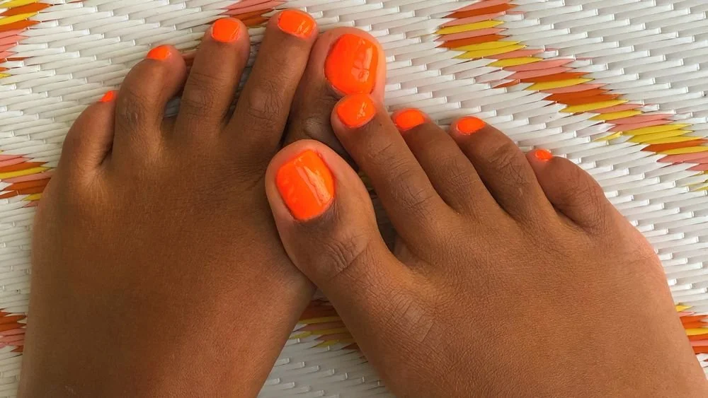 Waterless smart pedicure at Nail Fairy NYC — hygienic dry technique with gel polish