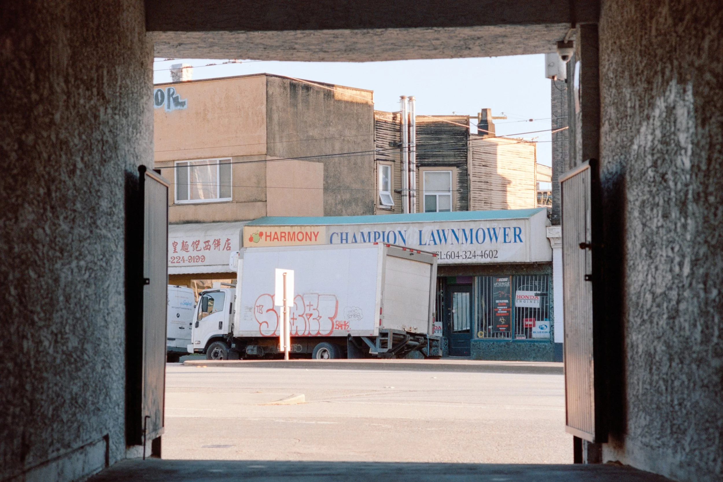 Nikon F3 | Portra 800