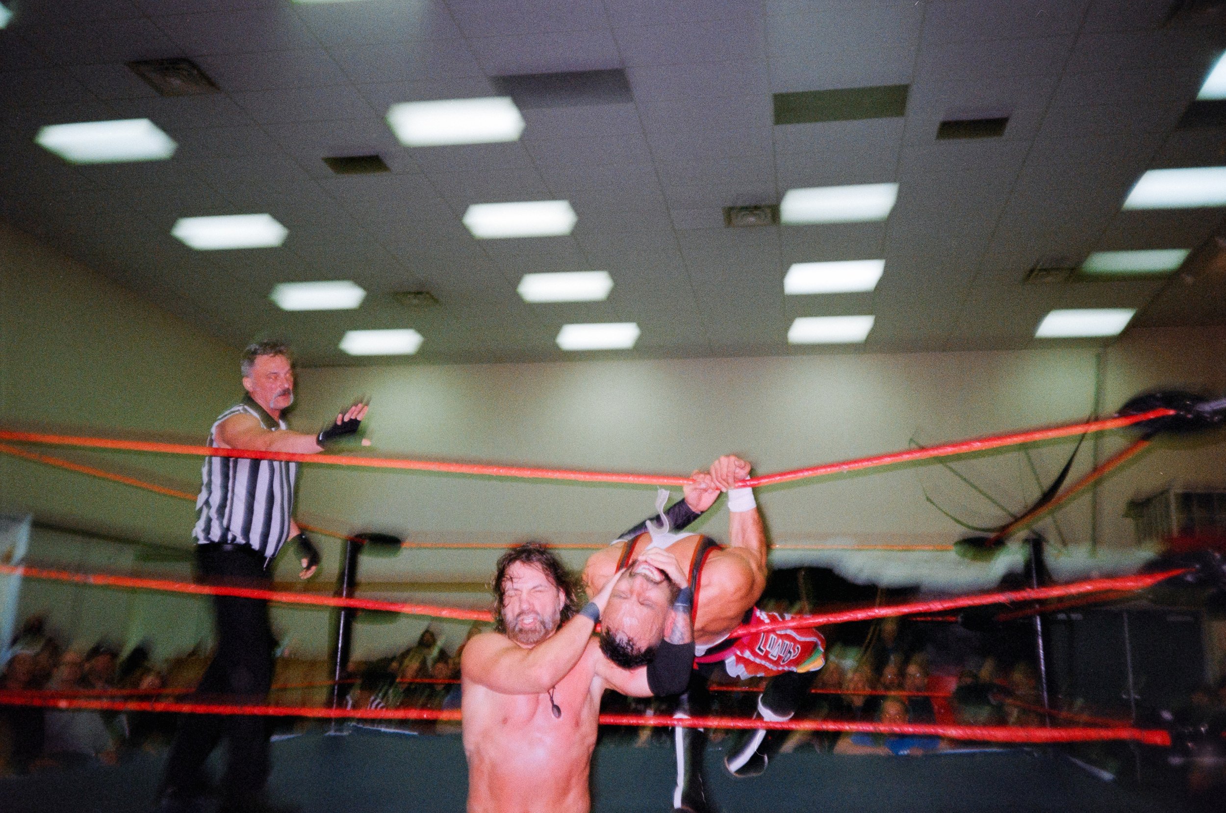 Canon WP-1 | Gold 200